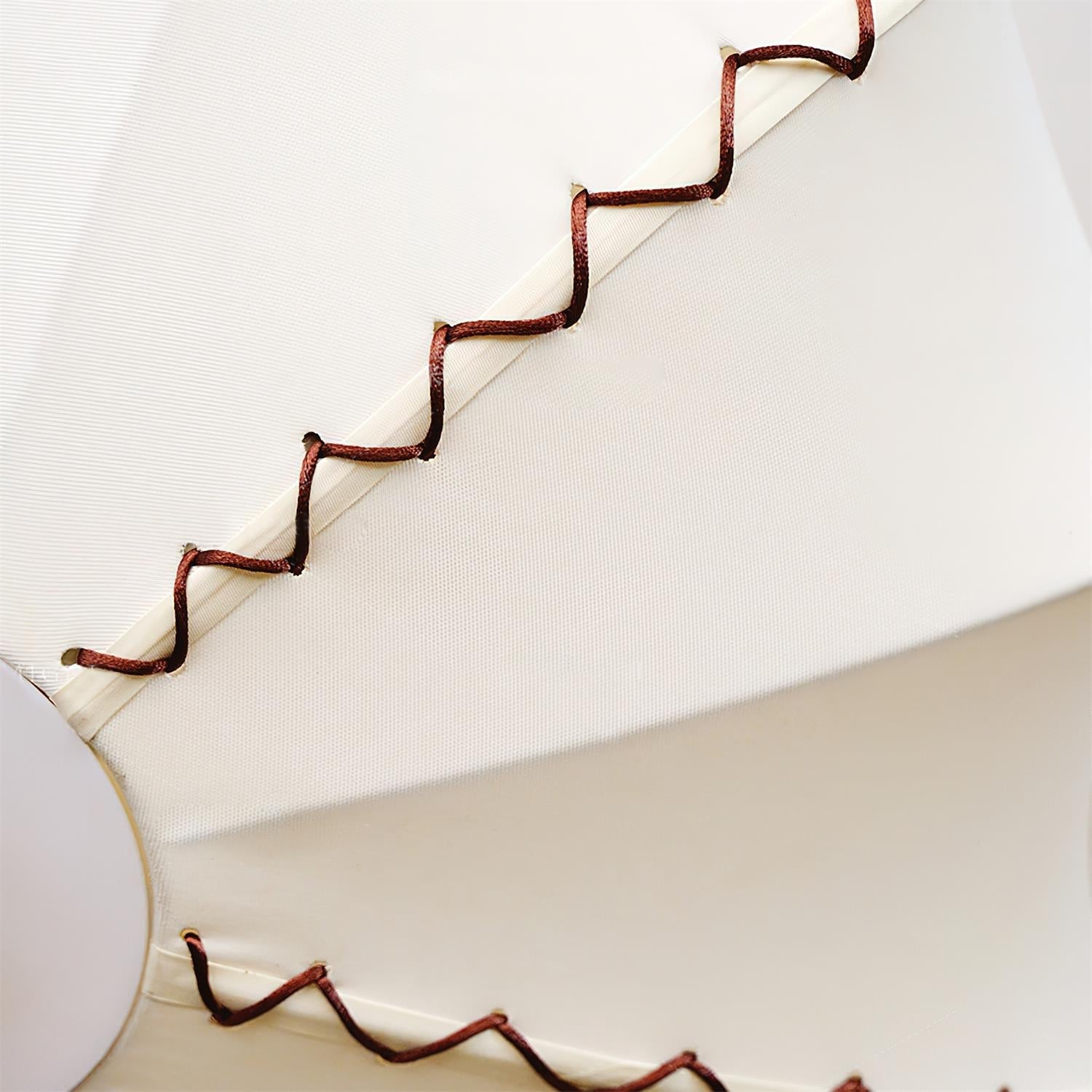 Twirlen Plafonnier en tissu beige avec accents en bois de noyer Artistique - Neutralighting
