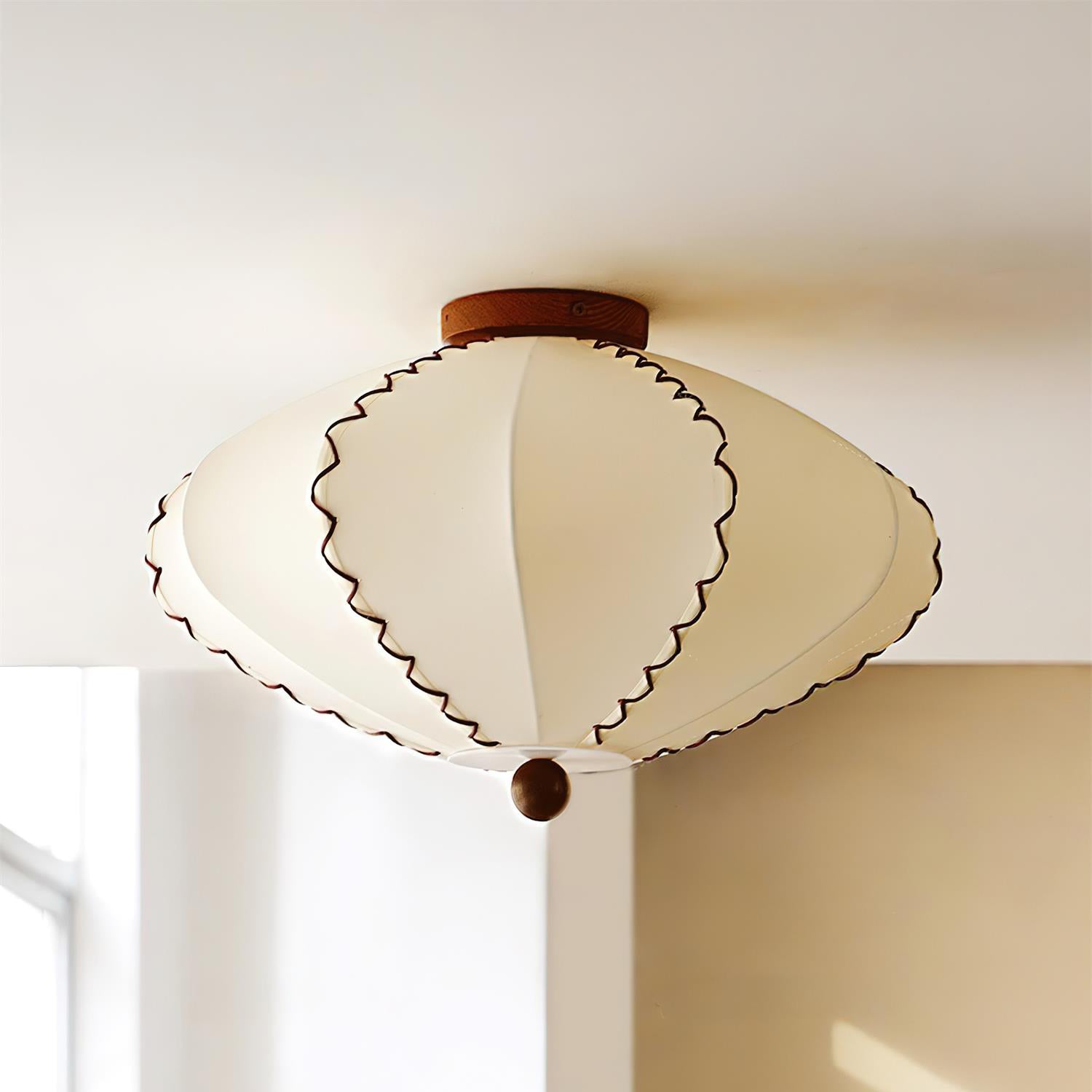 Twirlen Plafonnier en tissu beige avec accents en bois de noyer Artistique - Neutralighting