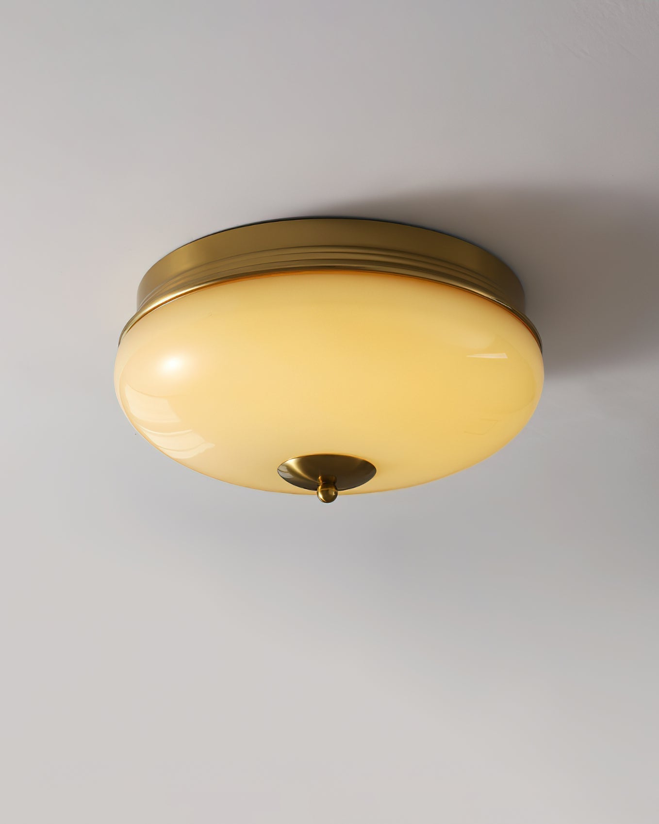 Ludo Plafonnier Noir et or, Abat-jour Rond Laiteux - Neutralighting