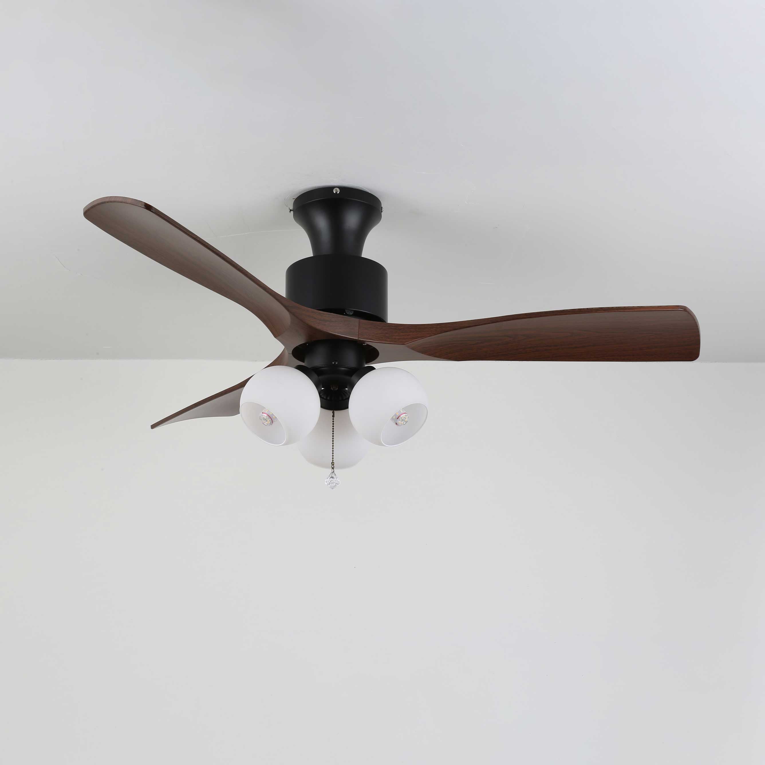 Plafonnier ventilateur Gwen en verre vintage
