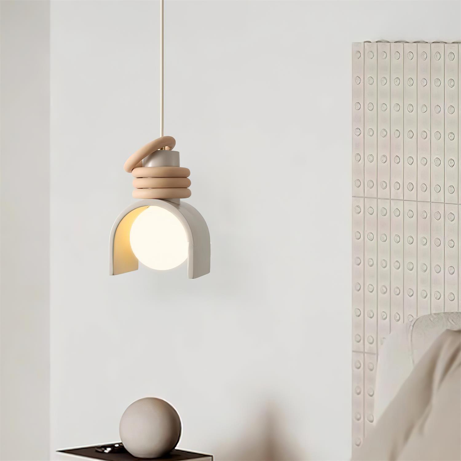 Elysin Une suspension avec globe en verre réchauffe les salles à manger Artistiques - Neutralighting