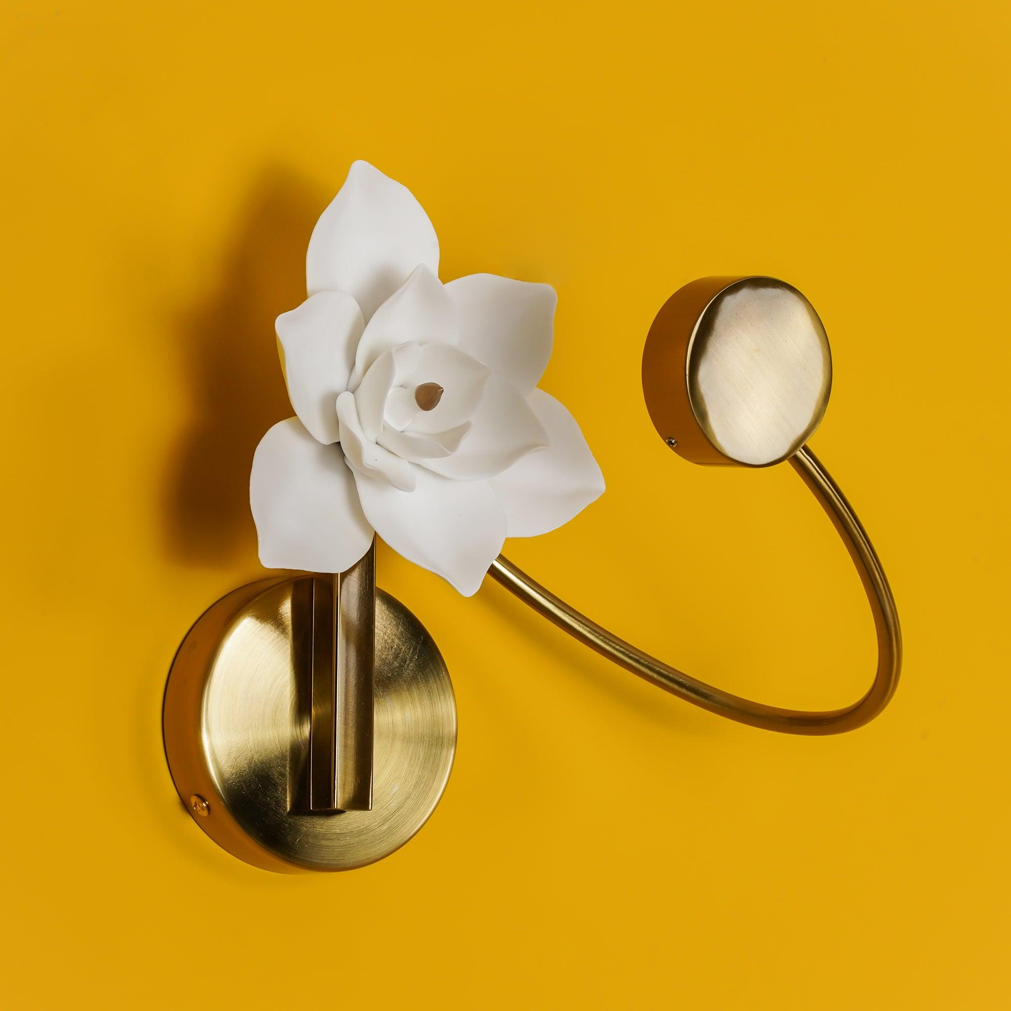 Lure Sconce - Blowlighting