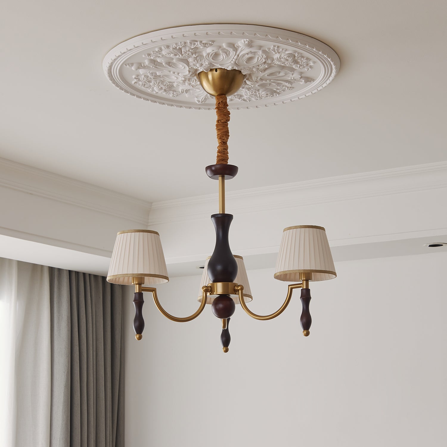 Lustra Chandelier Abat-jours Floraux et Noyer - Neutralighting