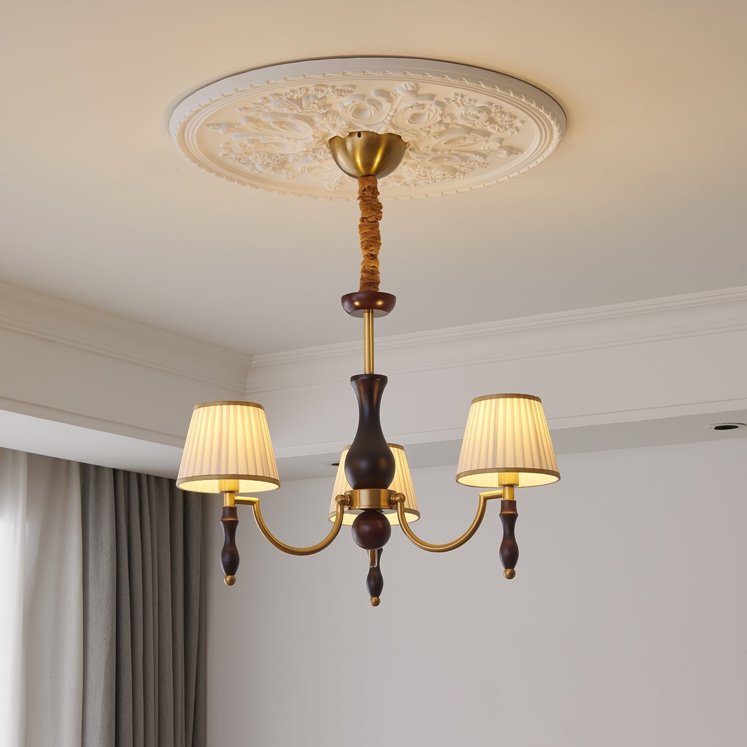Lustra Chandelier Abat-jours Floraux et Noyer - Neutralighting