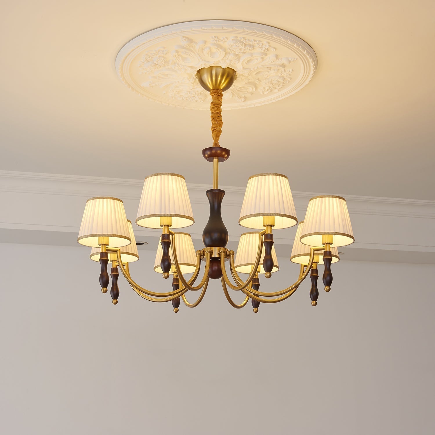 Lustra Chandelier Abat-jours Floraux et Noyer - Neutralighting