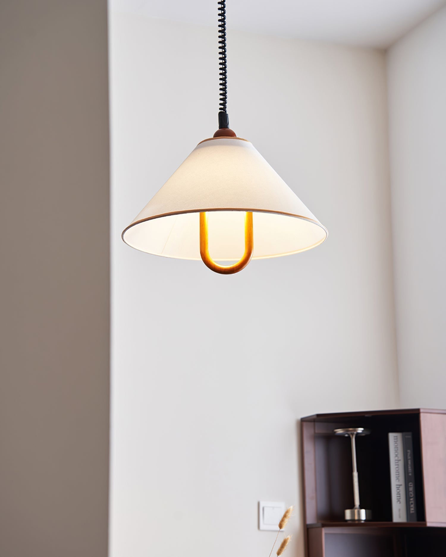 Makoto Suspension Lampe Tissu Cone Bois Réglable - Neutralighting
