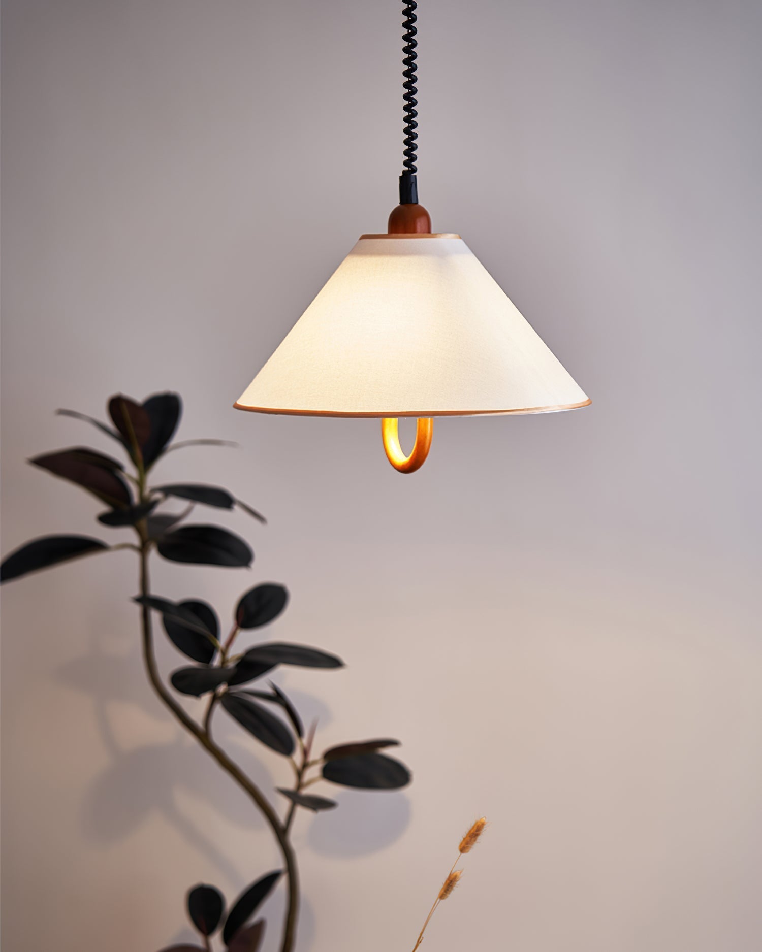 Makoto Suspension Lampe Tissu Cone Bois Réglable - Neutralighting
