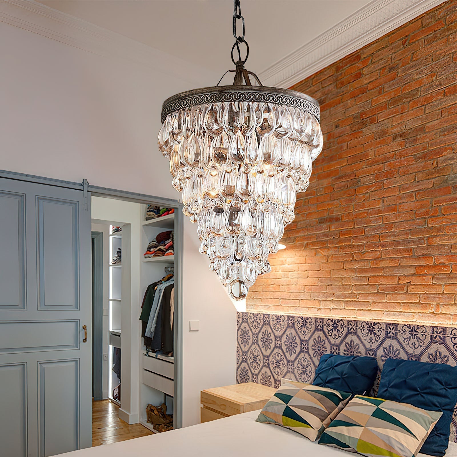 Blink Lustre Unique En Cristal Et Métal En Forme De Pyramide Inversée - Neutralighting