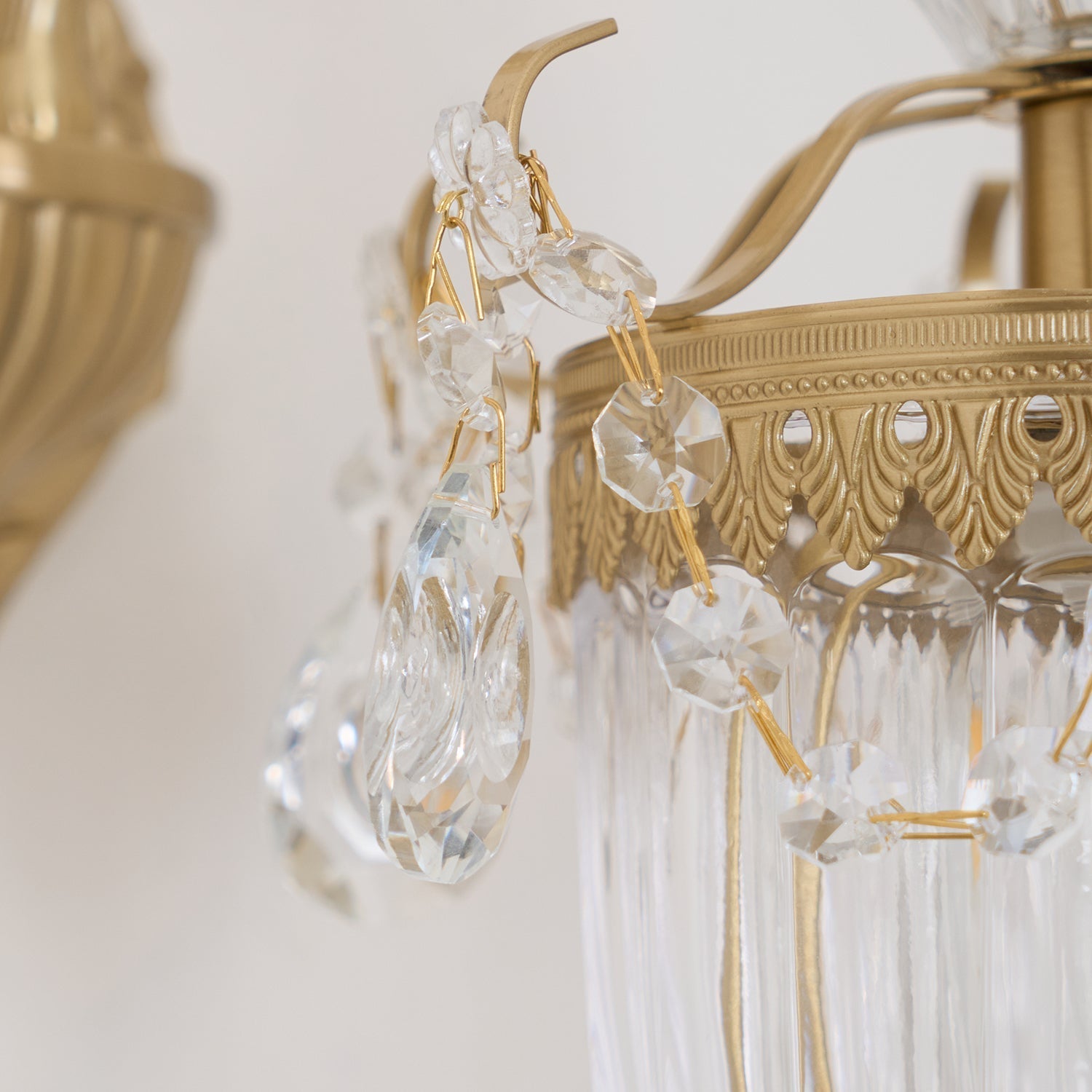 Elosia Lustra Applique Murale Double Dorée Élégante - Neutralighting