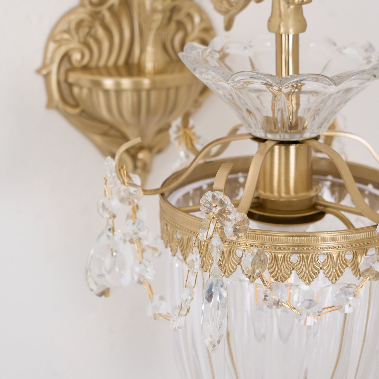 Elosia Lustra Applique Murale Double Dorée Élégante - Neutralighting