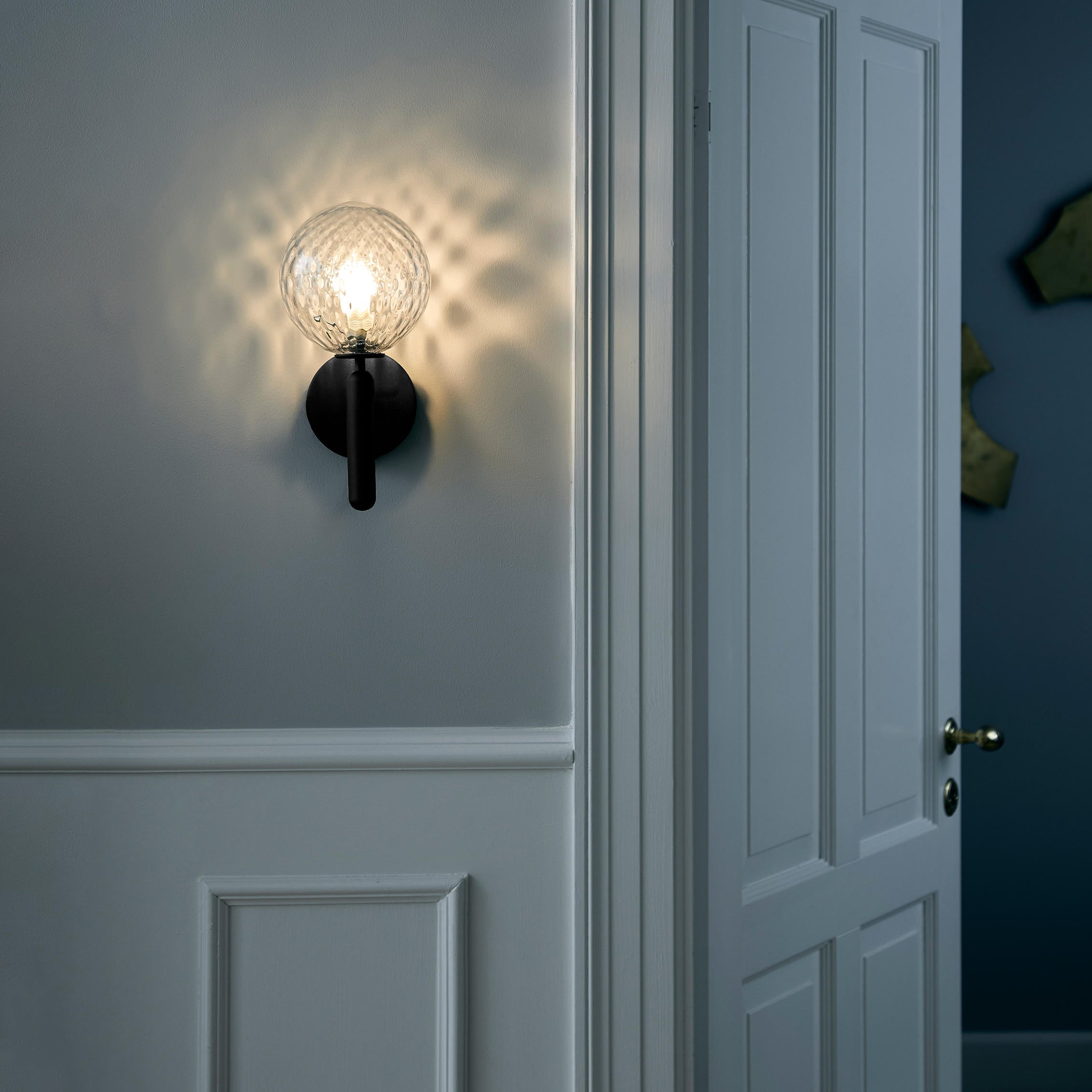 Lustra Wall Lamp Plug In Glass Globe Nordic - Neutralighting