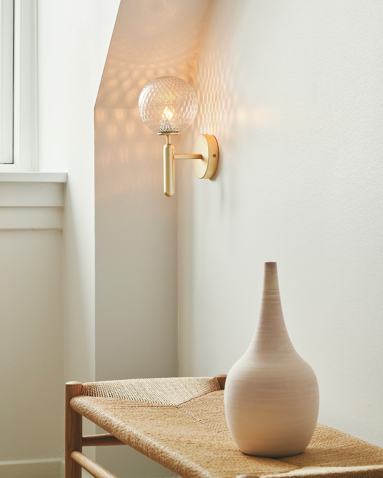 Lustra Wall Lamp Plug In Glass Globe Nordic - Neutralighting