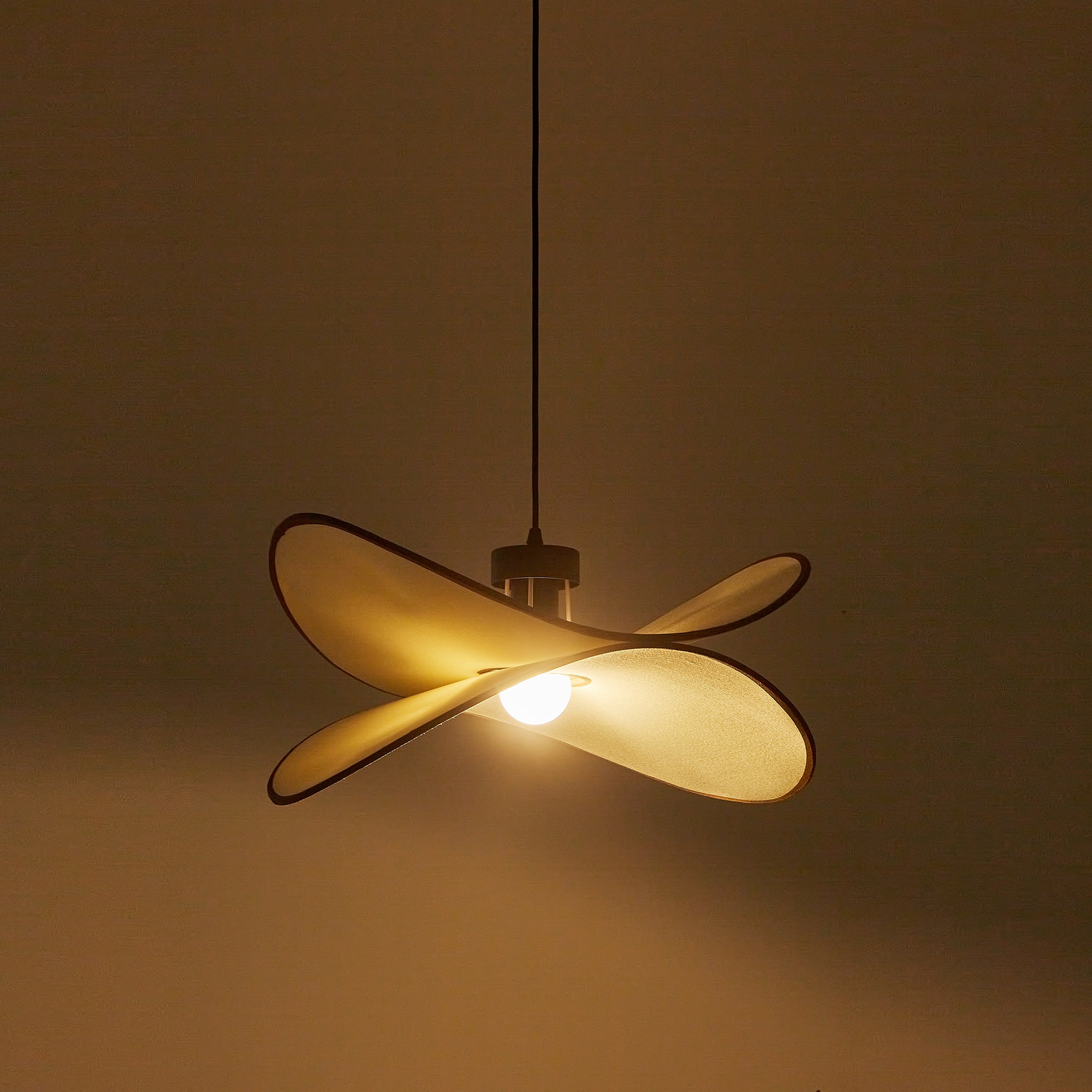 Cicaros Suspension Métal Tissu Art Créatif - Neutralighting