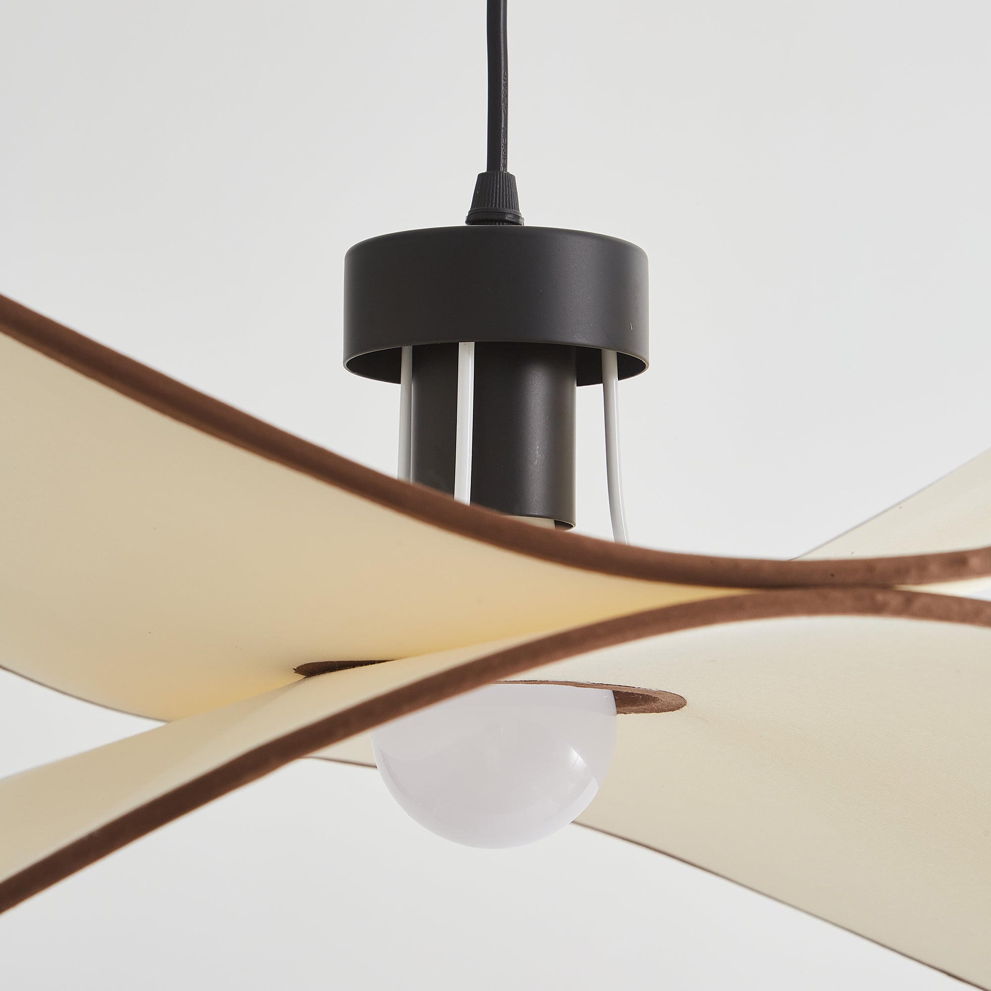 Cicaros Suspension Métal Tissu Art Créatif - Neutralighting