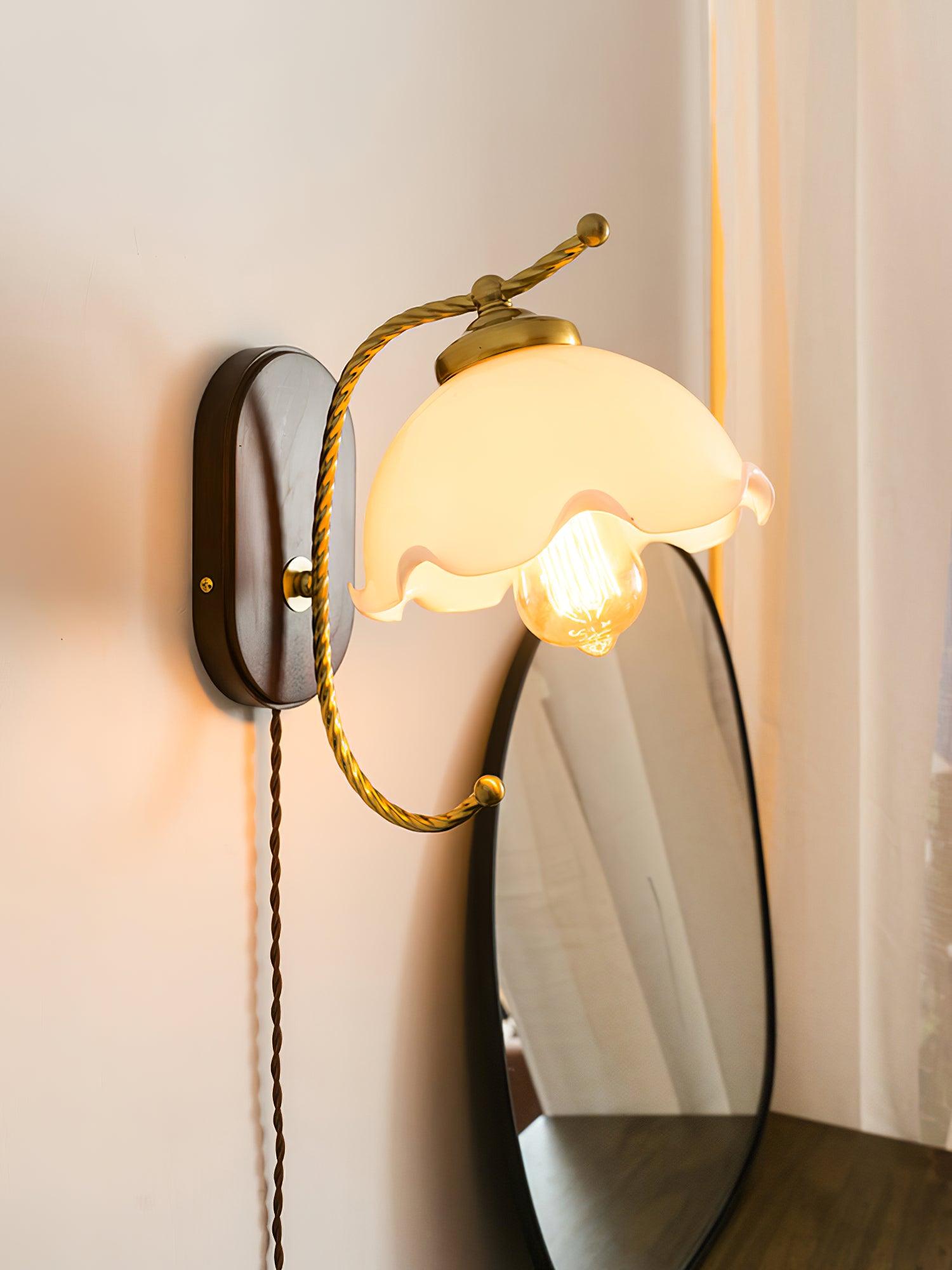 Olyss Wood Vintage Wall Lamp - Neutralighting