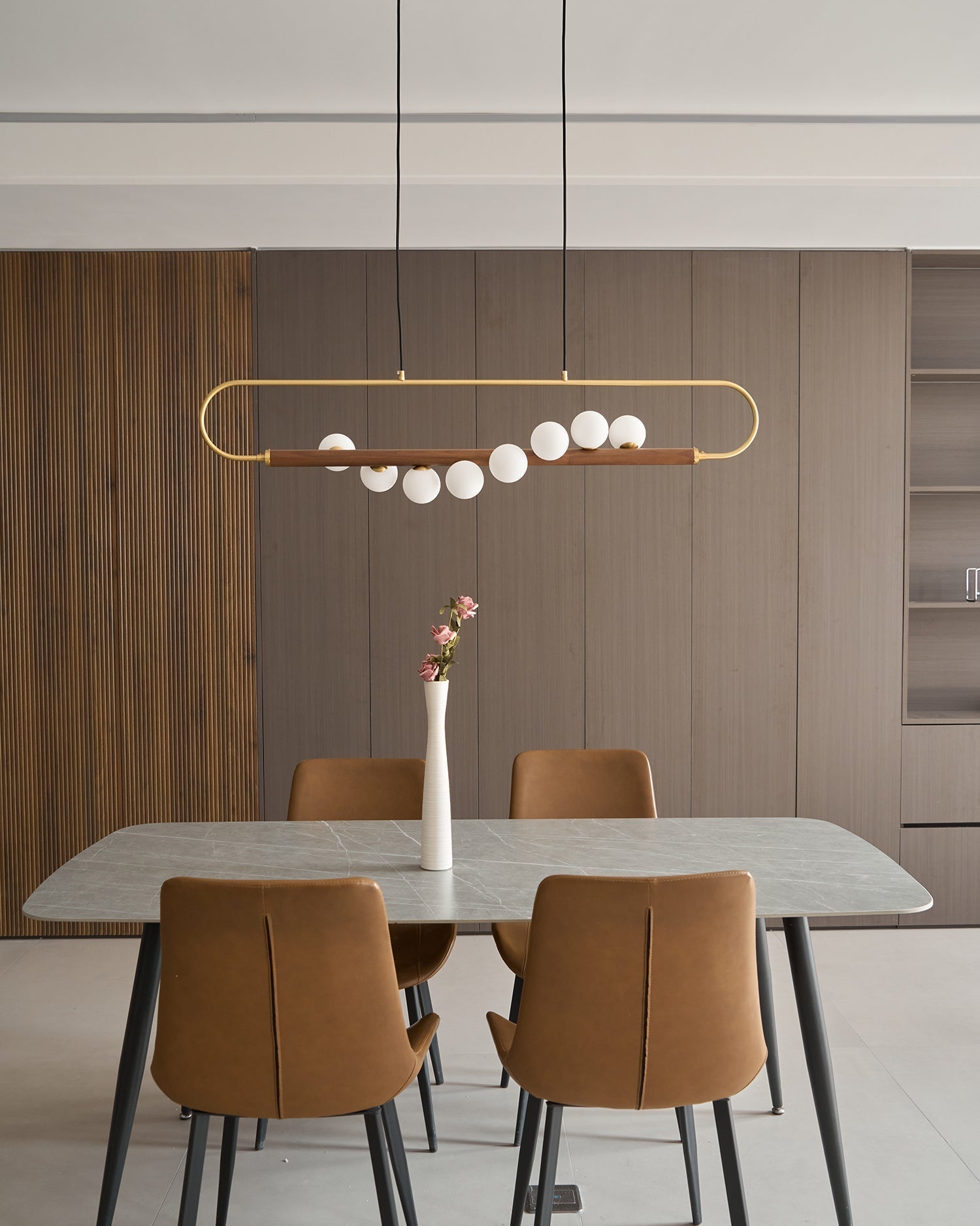 Ardin Chandelier Moderne en Noyer et Laiton - Neutralighting