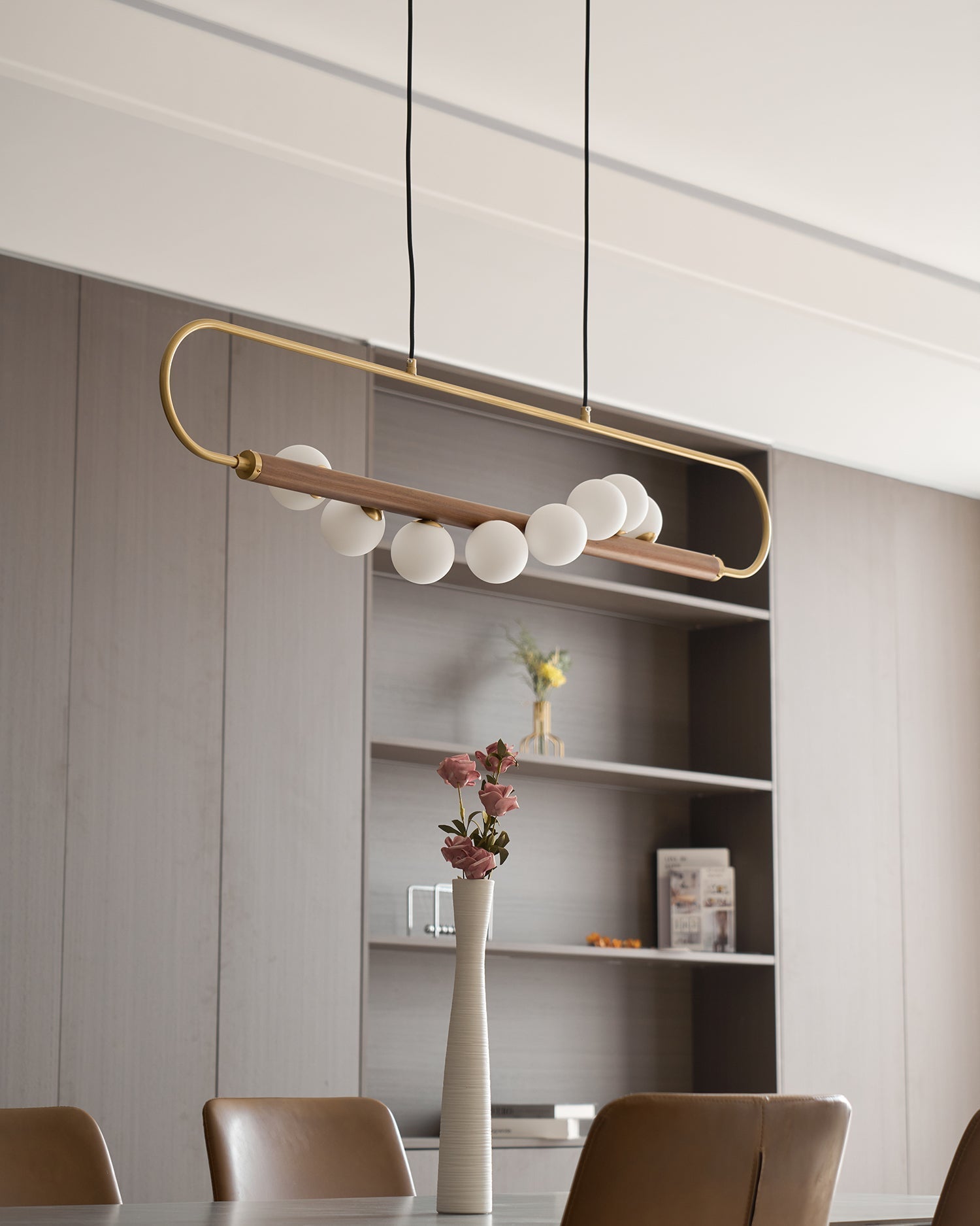 Ardin Chandelier Moderne en Noyer et Laiton - Neutralighting