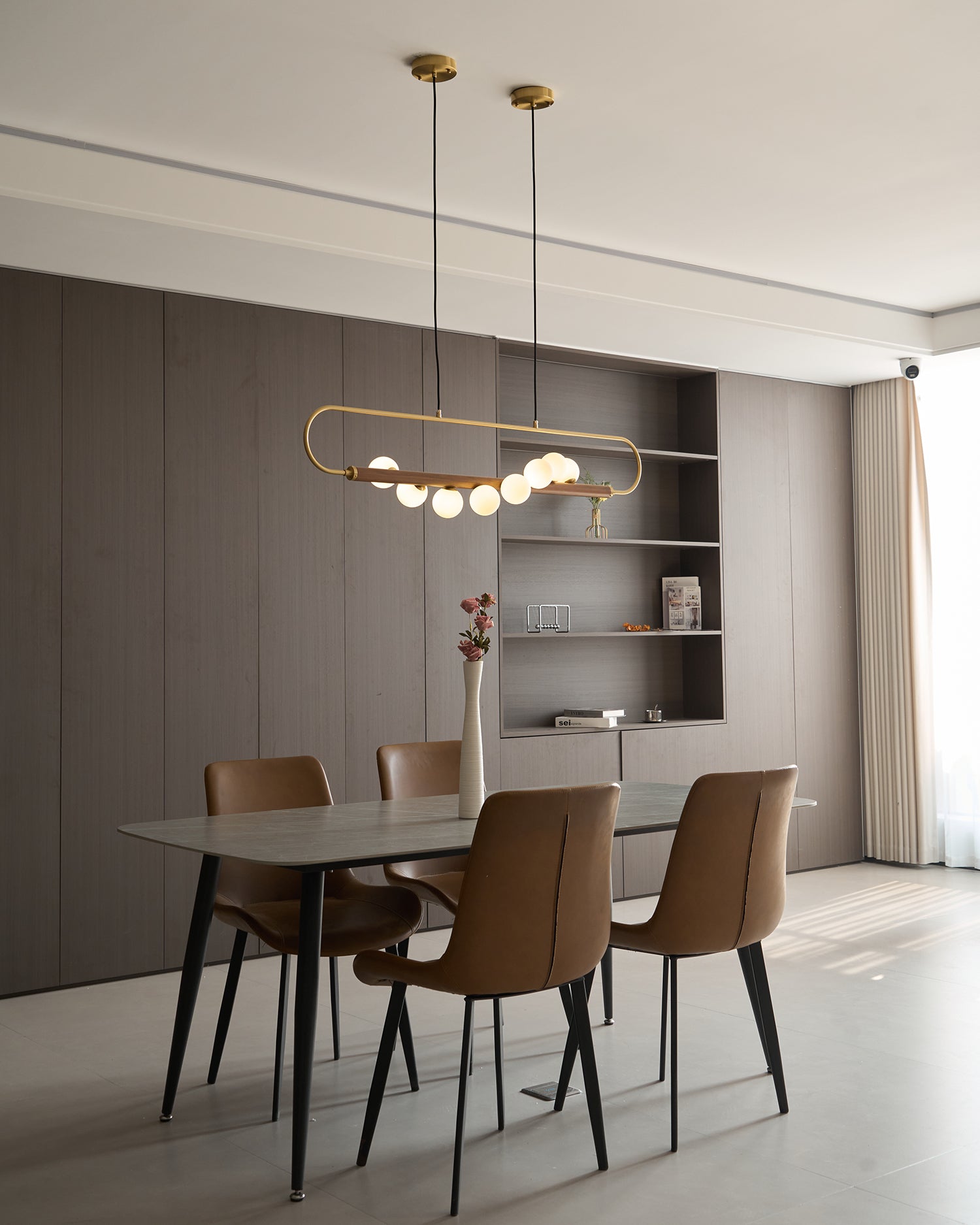 Ardin Chandelier Moderne en Noyer et Laiton - Neutralighting