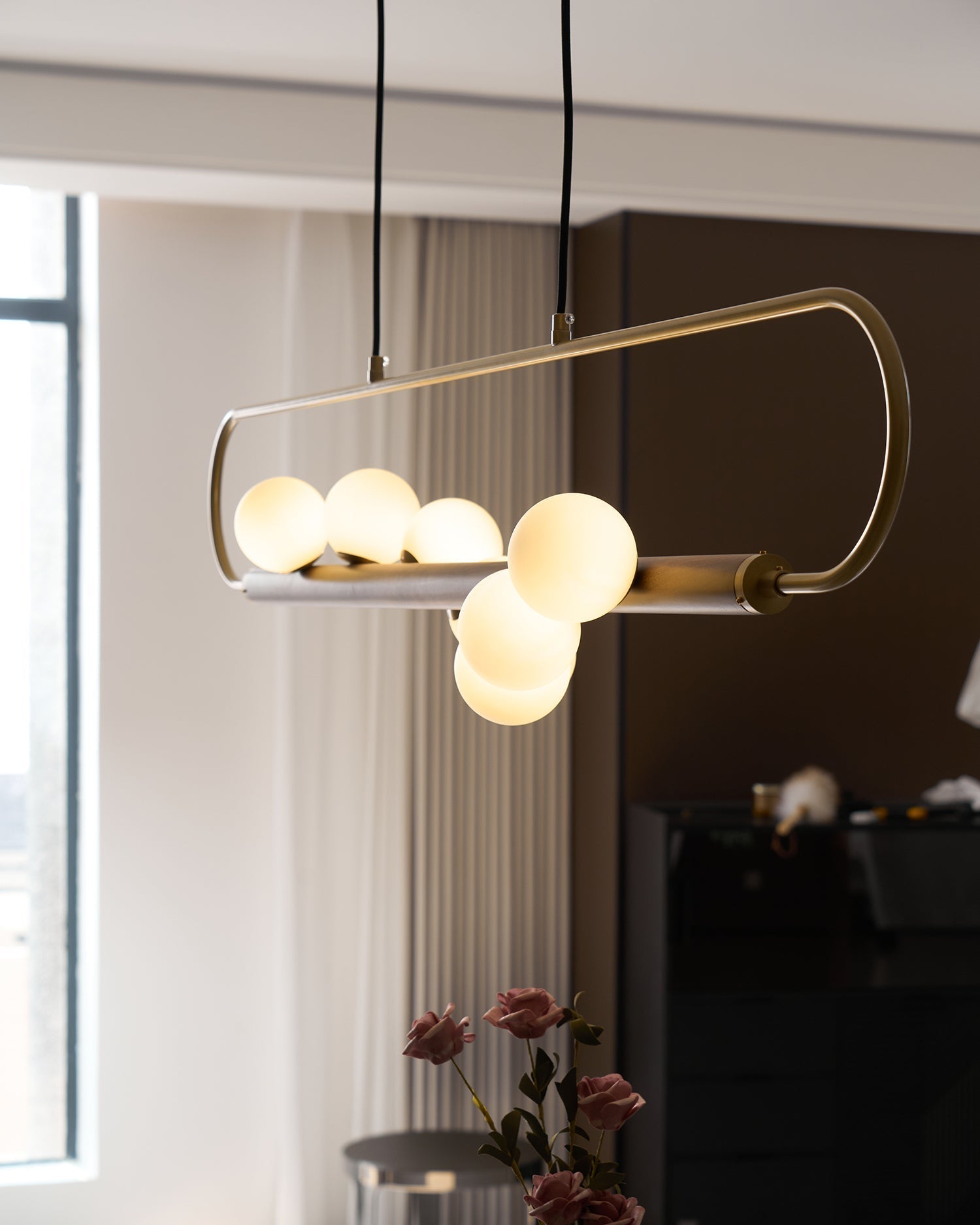 Ardin Chandelier Moderne en Noyer et Laiton - Neutralighting