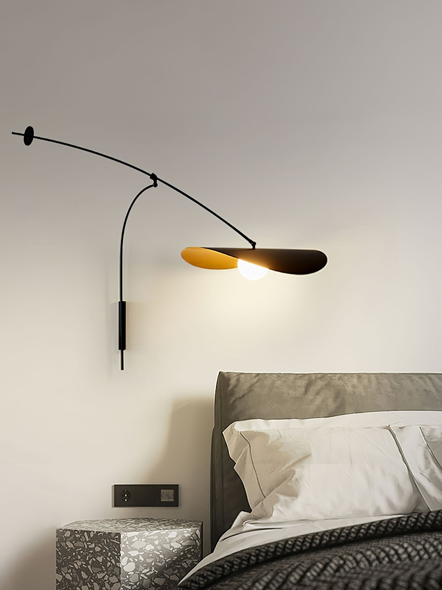 Embise Glass Minimalist Wall Lamp - Neutralighting