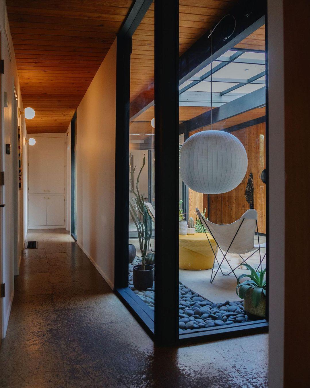 Alvaris White Modern Pendant Light - Letslighting