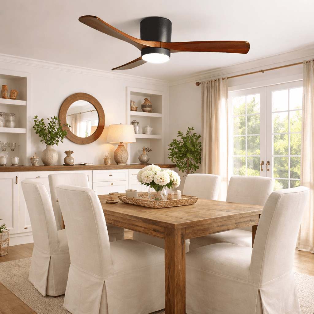 Ventilateur de plafond nordique Ezra avec lumière, avec des pales en mouvement doux.