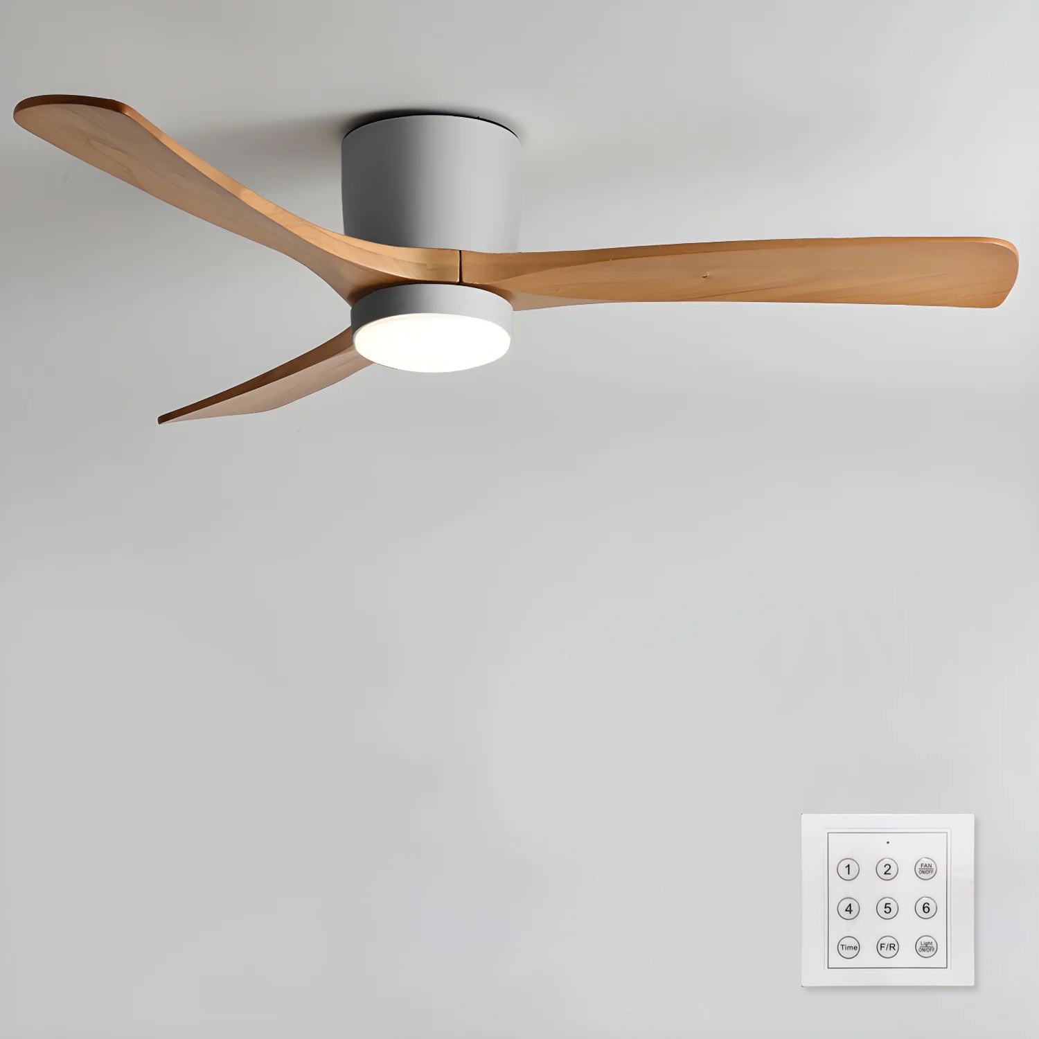 Détail du moteur DC silencieux et du design élégant du ventilateur nordique Ezra.