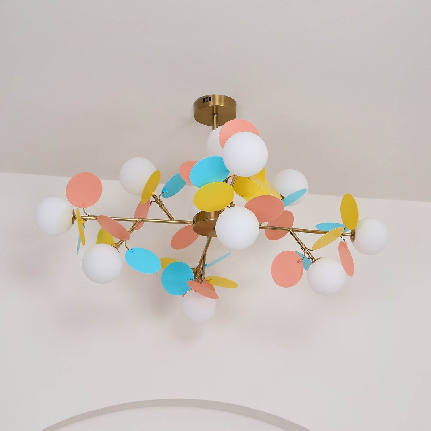 Lustra Chandelier Arbre Blanc Cassé à Huit Abat-jours Ouverts - Neutralighting