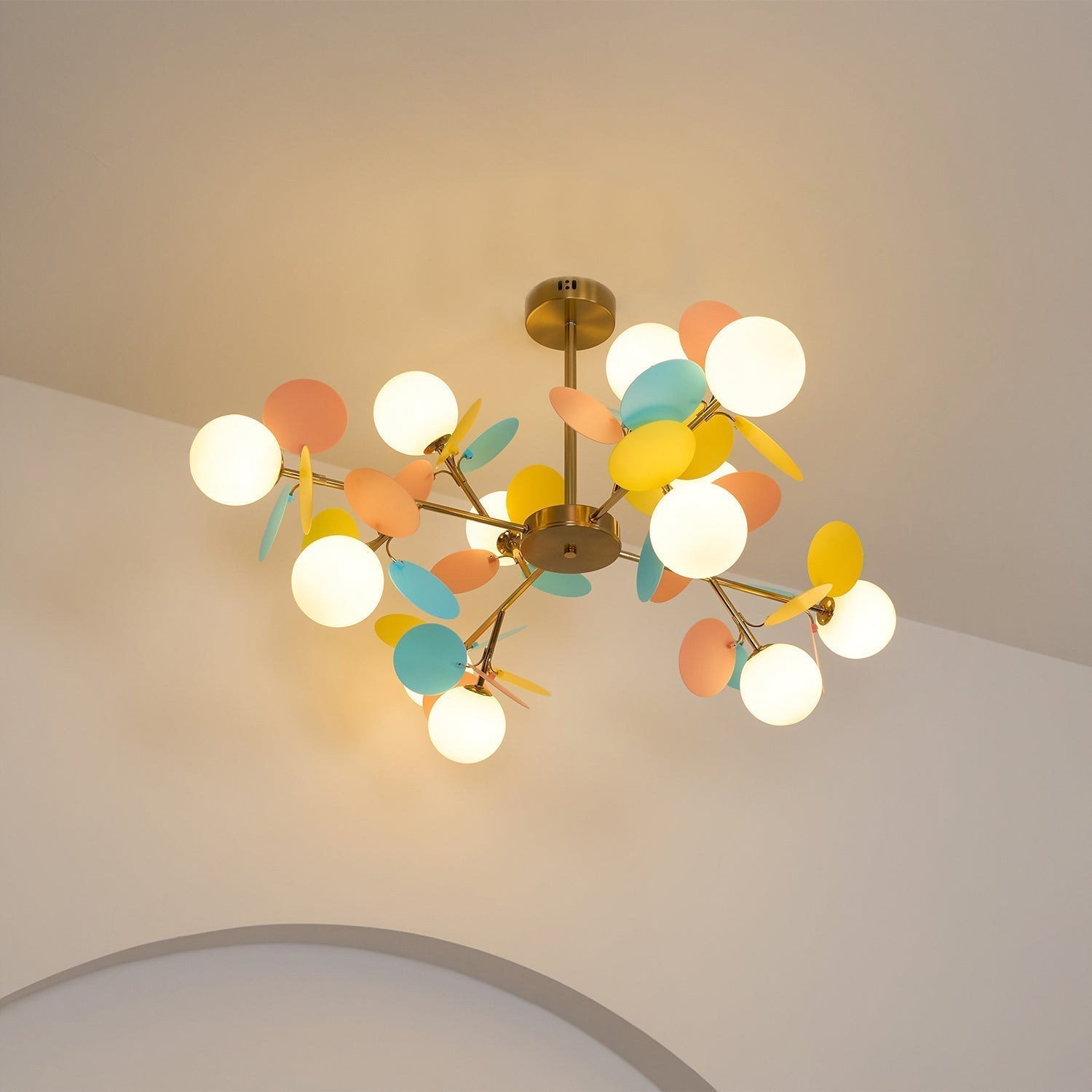 Lustra Chandelier Arbre Blanc Cassé à Huit Abat-jours Ouverts - Neutralighting