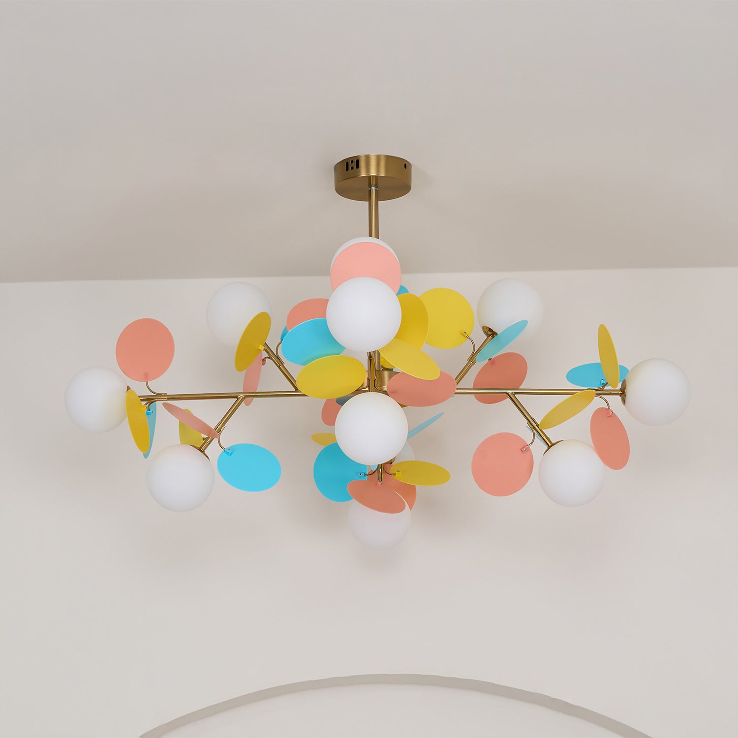 Lustra Chandelier Arbre Blanc Cassé à Huit Abat-jours Ouverts - Neutralighting