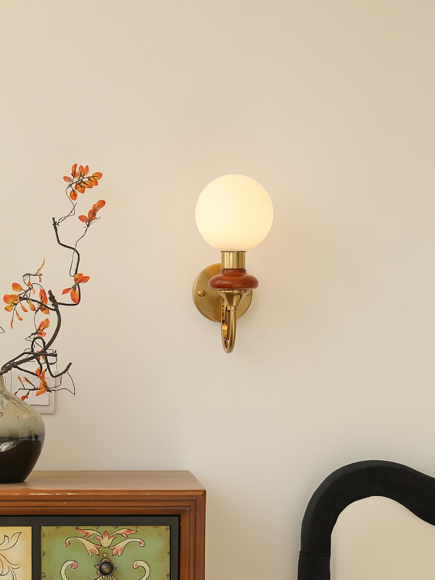 Whirl Chic Plug-in Wall Lamp - Neutralighting