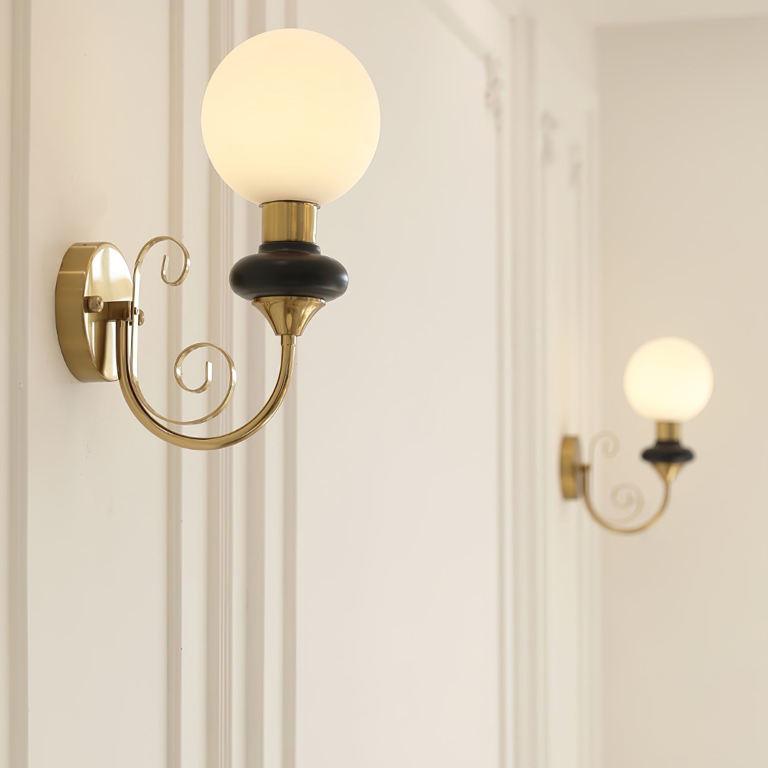 Whirl Chic Plug-in Wall Lamp - Neutralighting