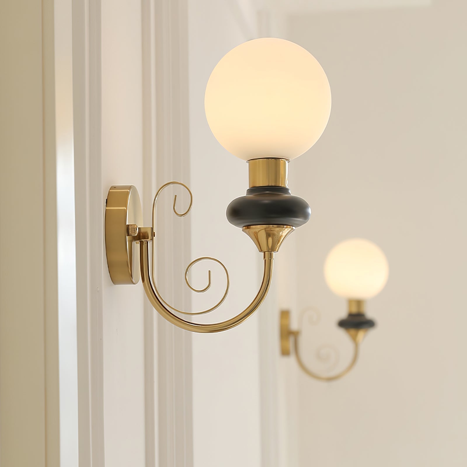 Whirl Chic Plug-in Wall Lamp - Neutralighting