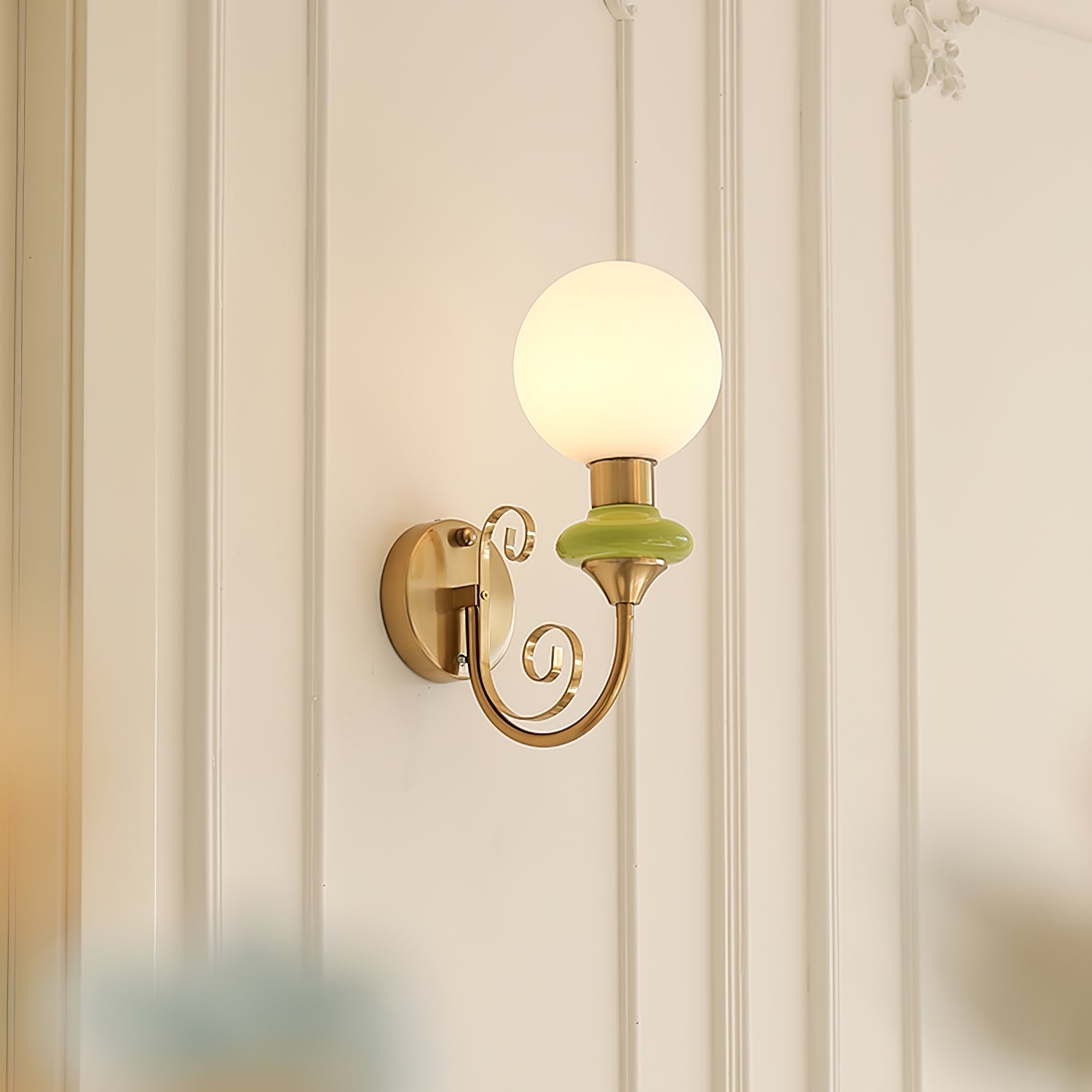 Whirl Chic Plug-in Wall Lamp - Neutralighting