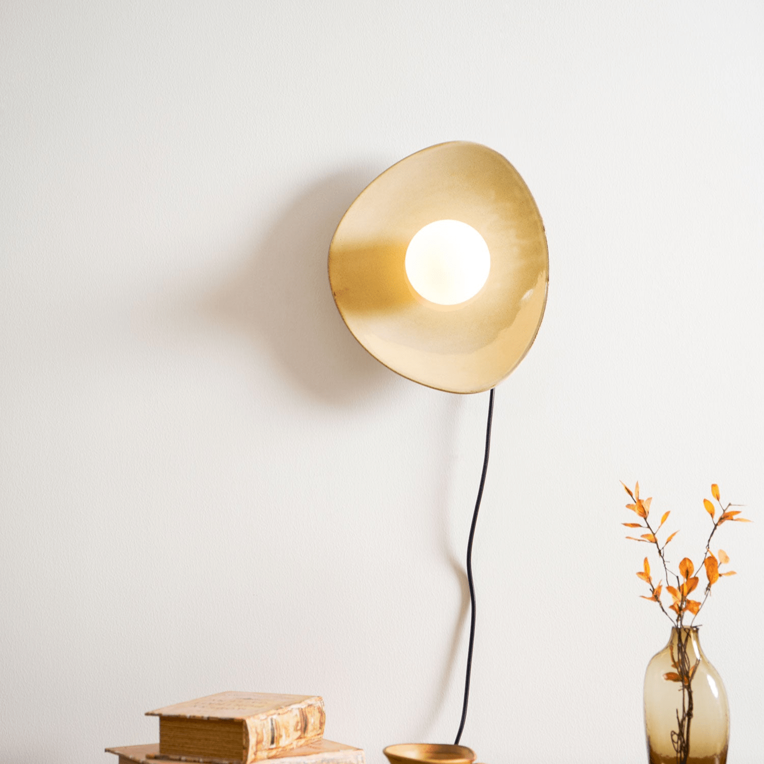 Nancy Pebble Disc Plug-in Ceramics Glass Wall Light - Neutralighting