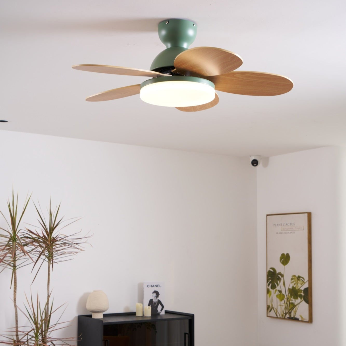 Plafonnier ventilateur Liora pour enfants, montrant différentes options de couleur