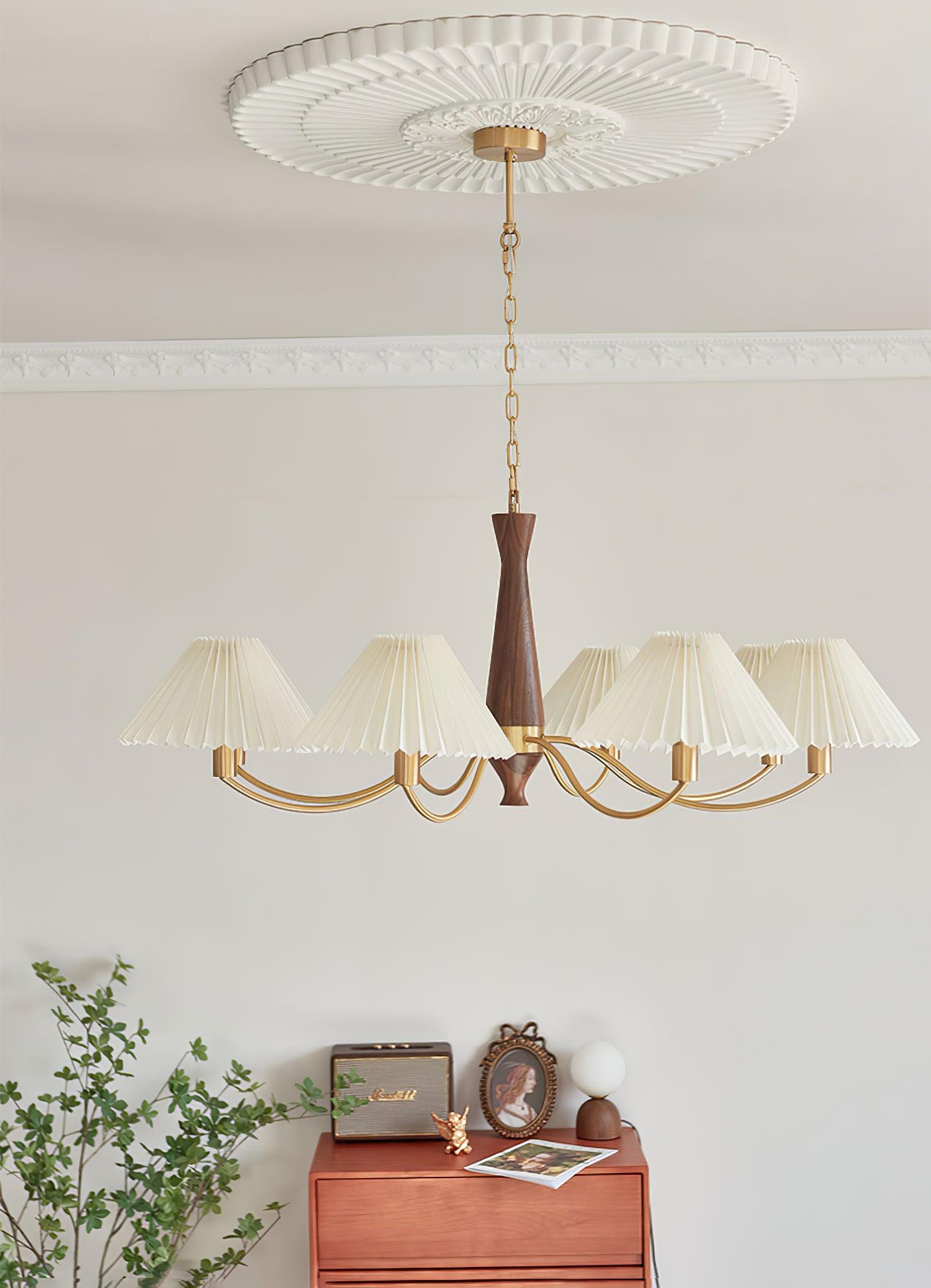 Lustra Chandelier Plissé avec Abat-jours Blancs Milieu du Siècle - Neutralighting