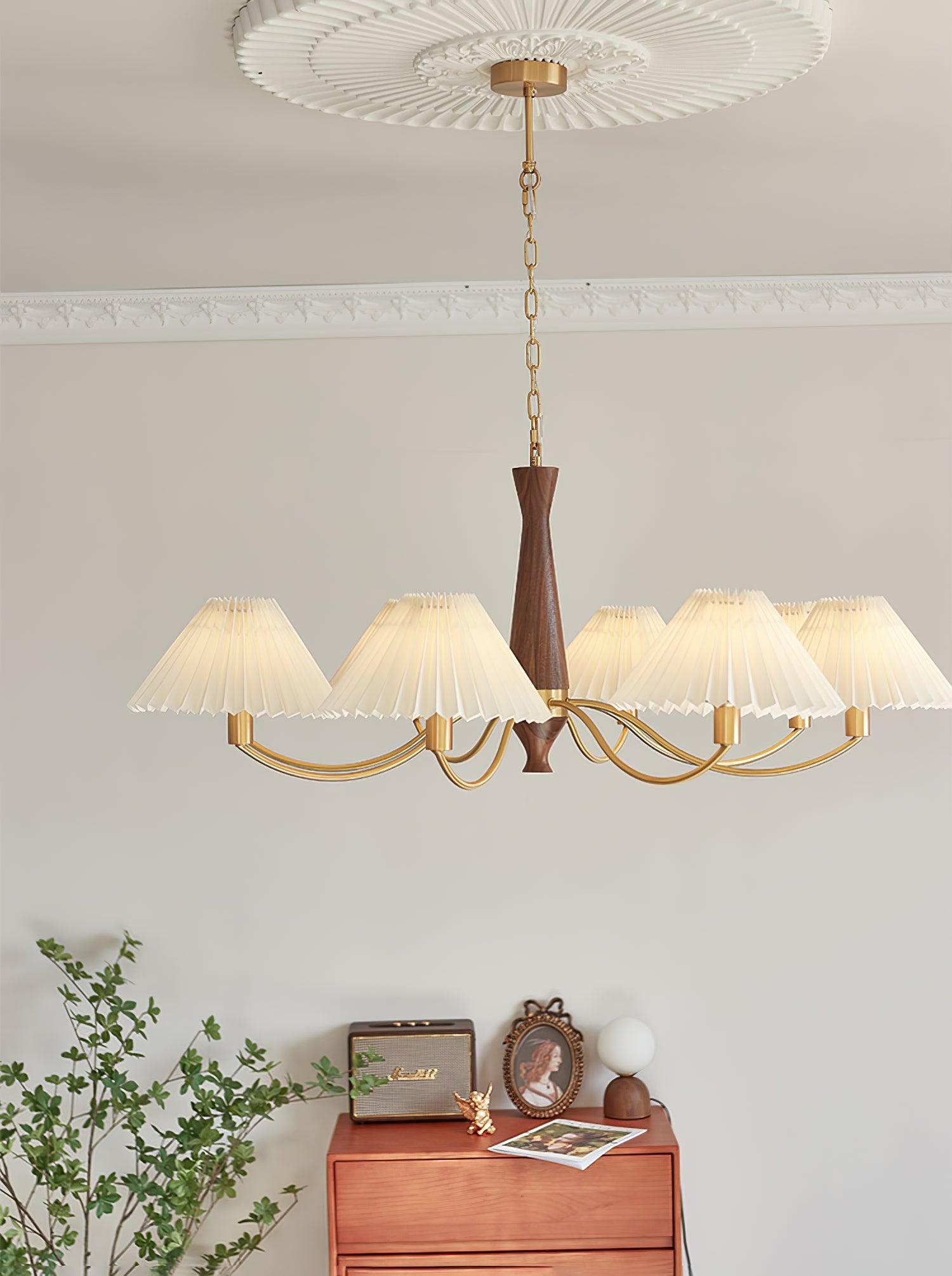 Lustra Chandelier Plissé avec Abat-jours Blancs Milieu du Siècle - Neutralighting