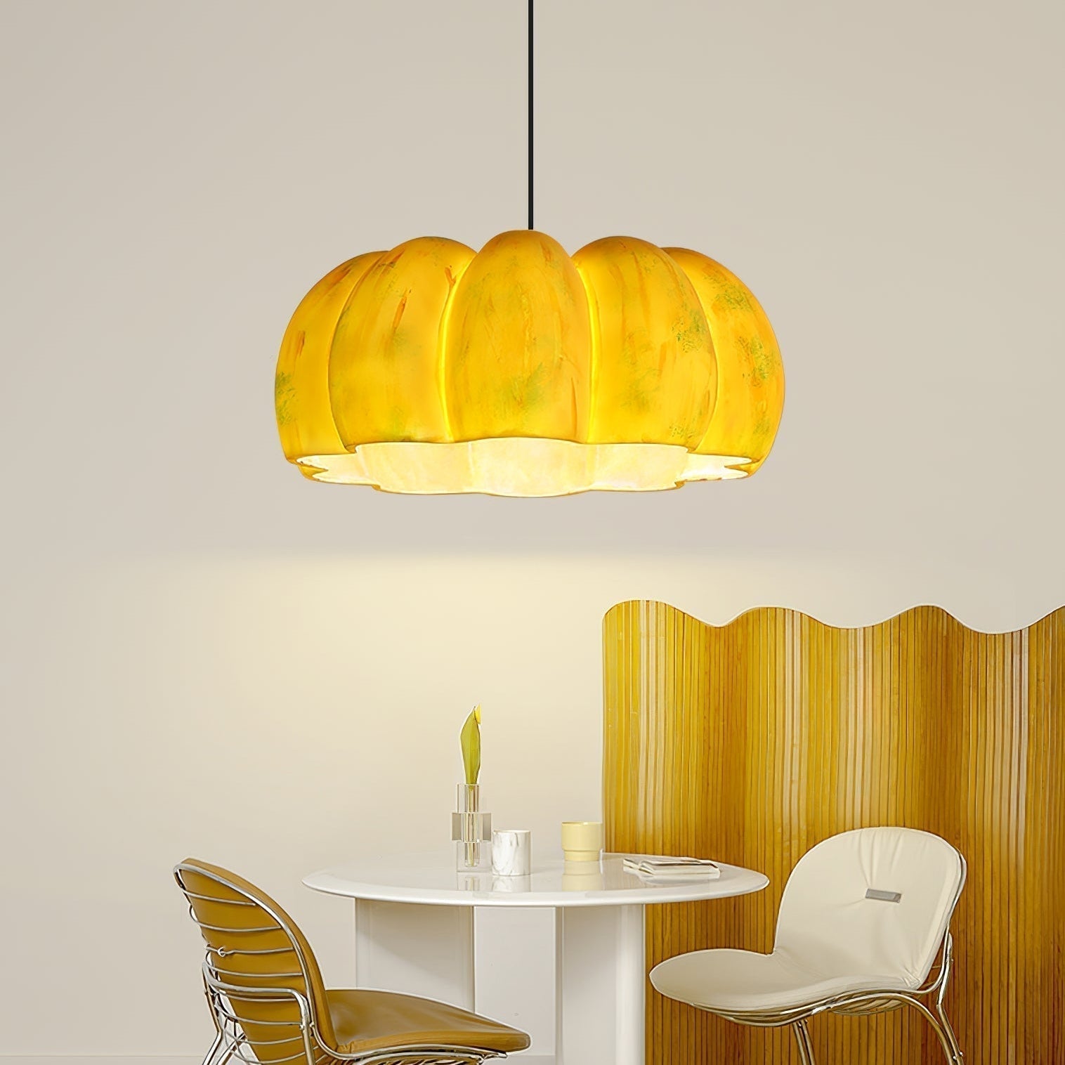 Arisha Citrouille Suspension Jaune Résin Chambre à Coucher Salle à Manger - Neutralighting