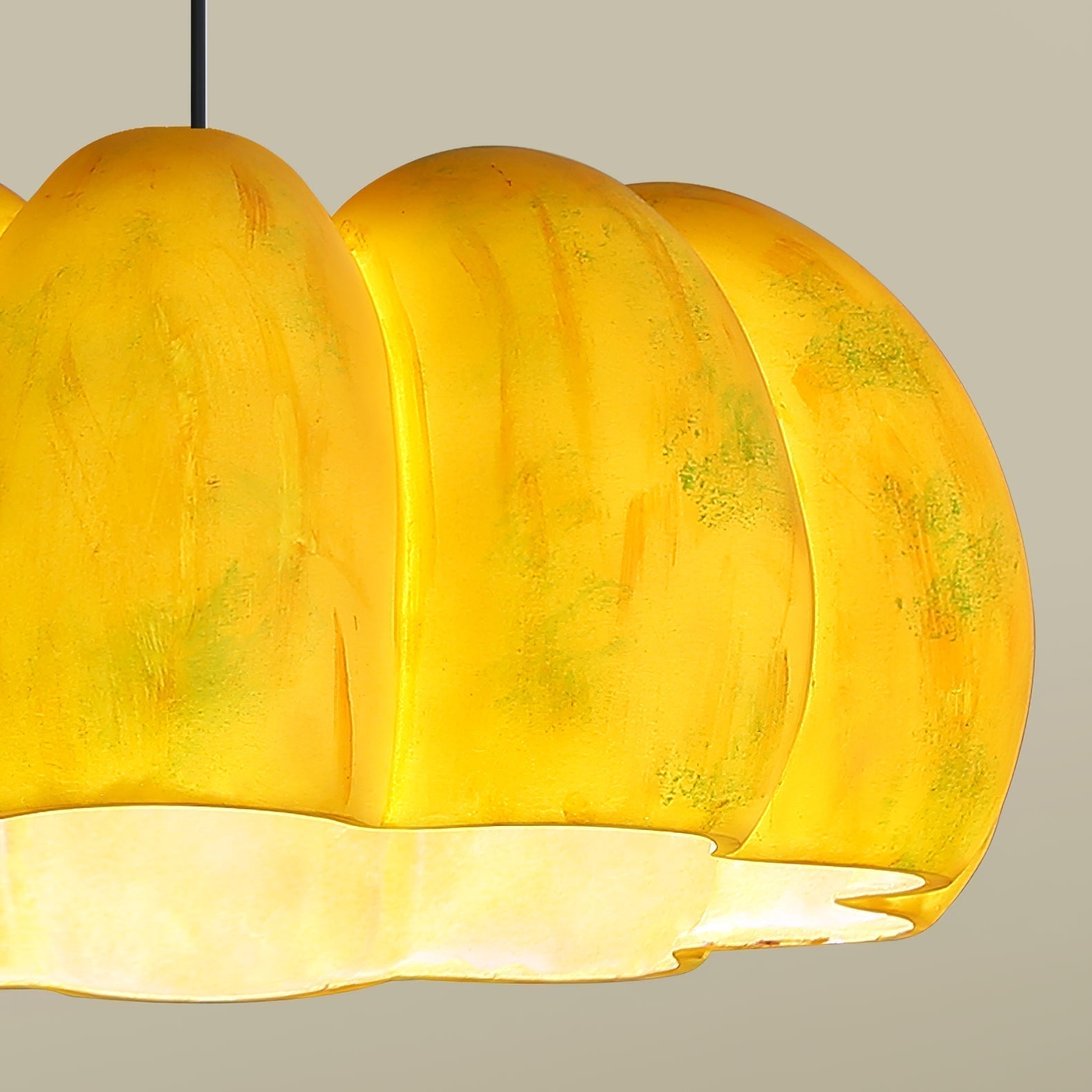 Arisha Citrouille Suspension Jaune Résin Chambre à Coucher Salle à Manger - Neutralighting