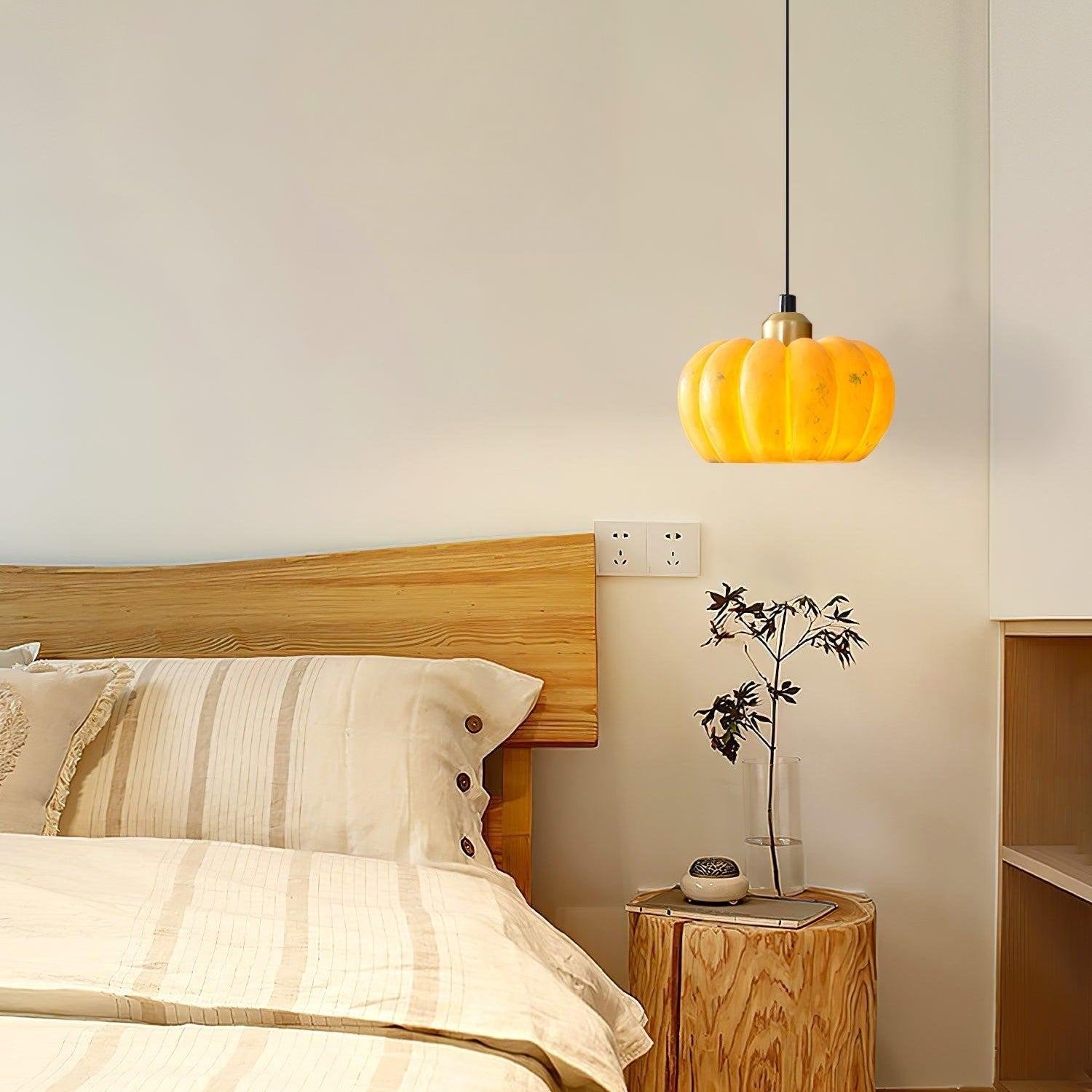 Arisha Citrouille Suspension Jaune Résin Chambre à Coucher Salle à Manger - Neutralighting