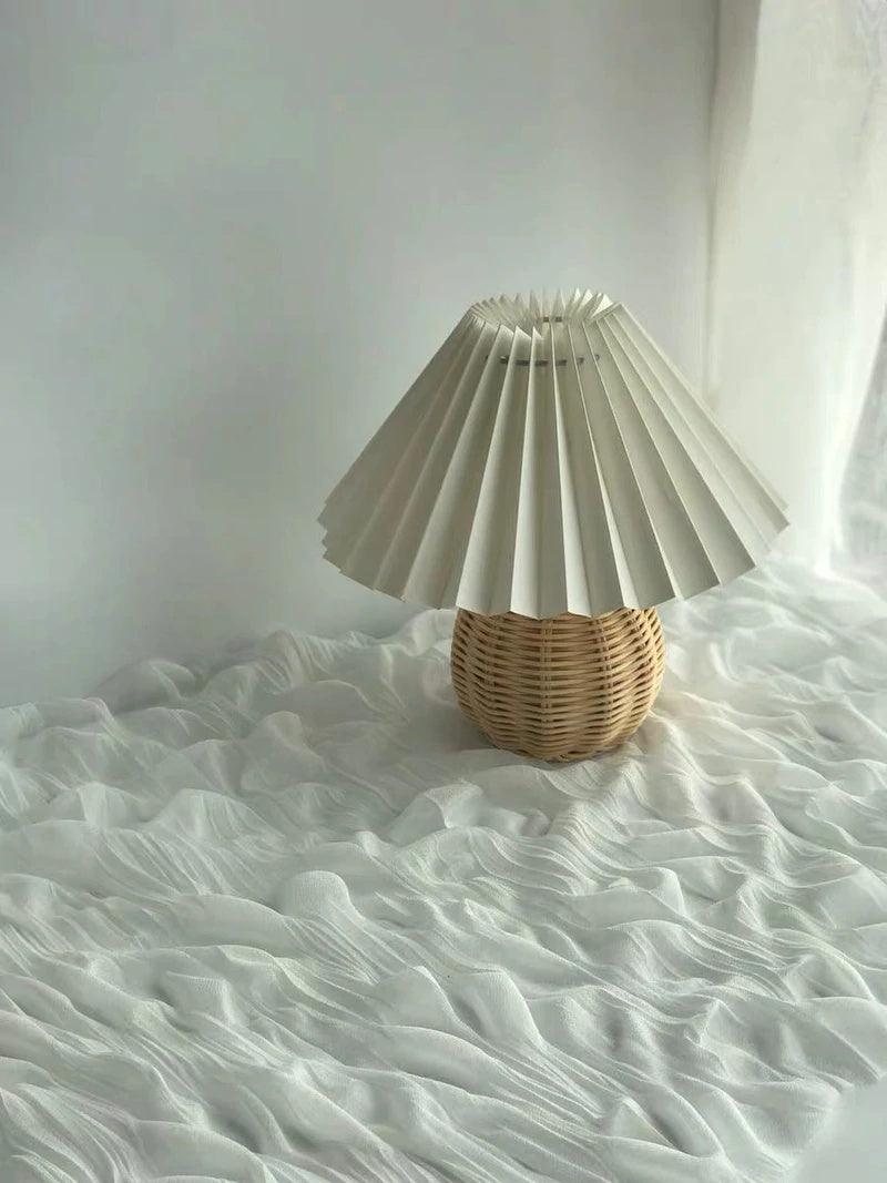 Zara Lampe de table en rotin plissé - Neutralighting