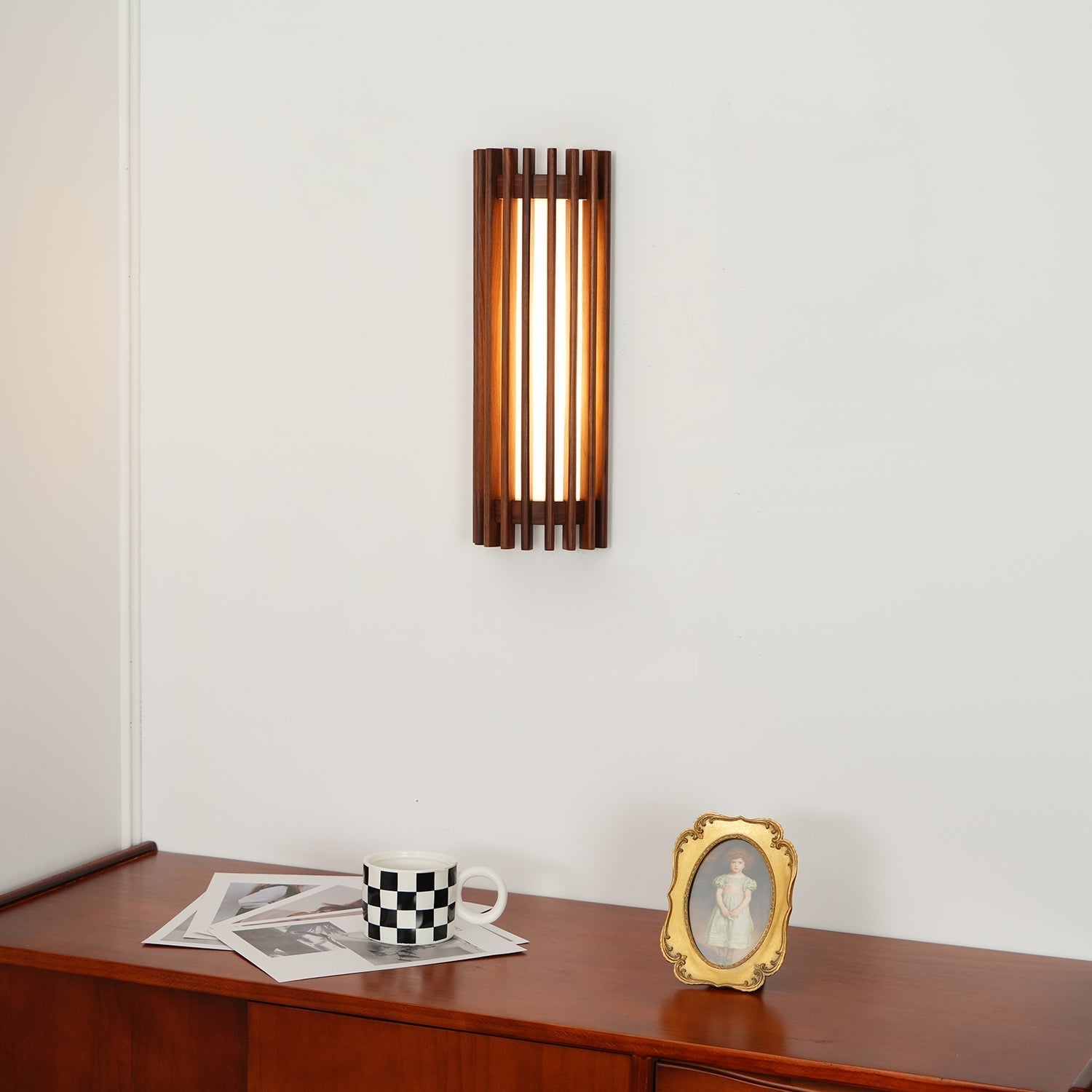 Neyra Applique Murale Intérieure en Noyer - Neutralighting