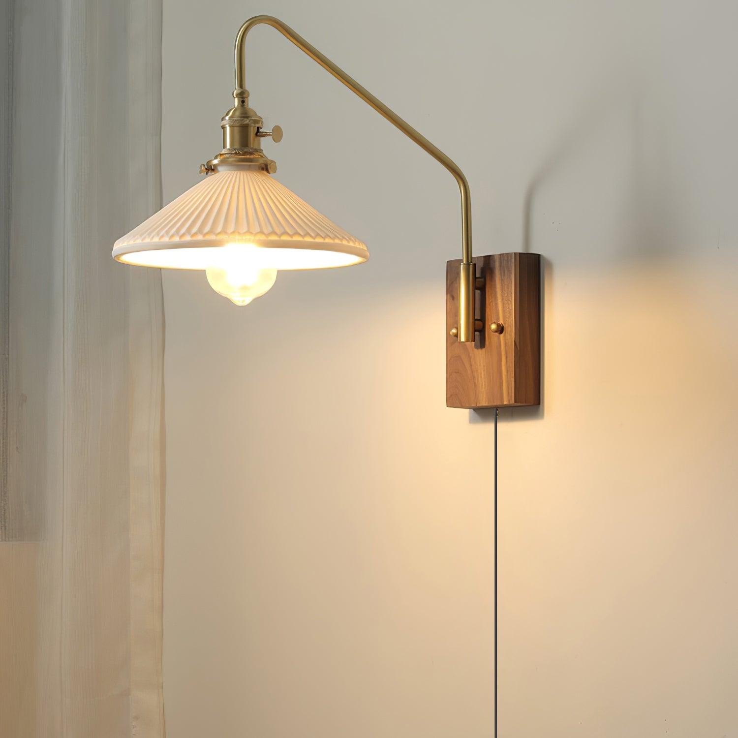 Haloen Applique murale rétro à brancher avec laiton, élégance française en noyer - Neutralighting