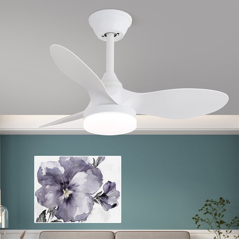 Plafonnier ventilateur Arden minimaliste en bois noir, vue en angle