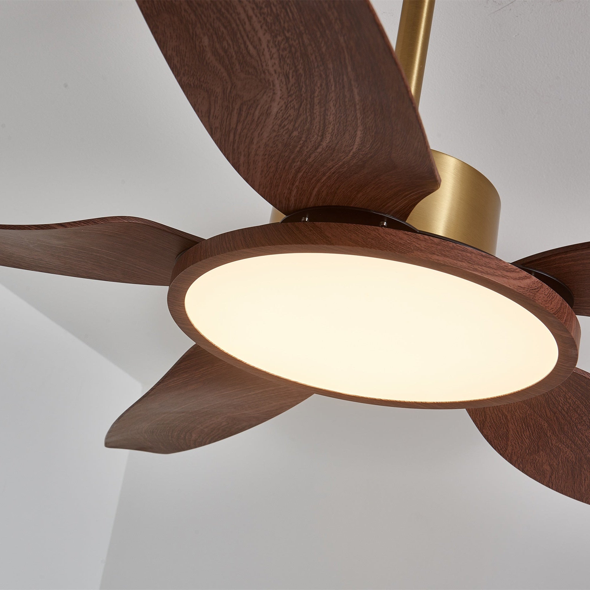 Plafonnier ventilateur Aurelia dans une chambre à coucher