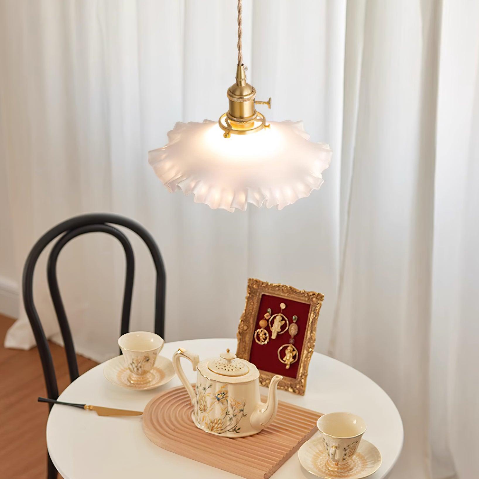 Iris Lampe Pendante Verre Abat-jour Volant Laiton - Neutralighting