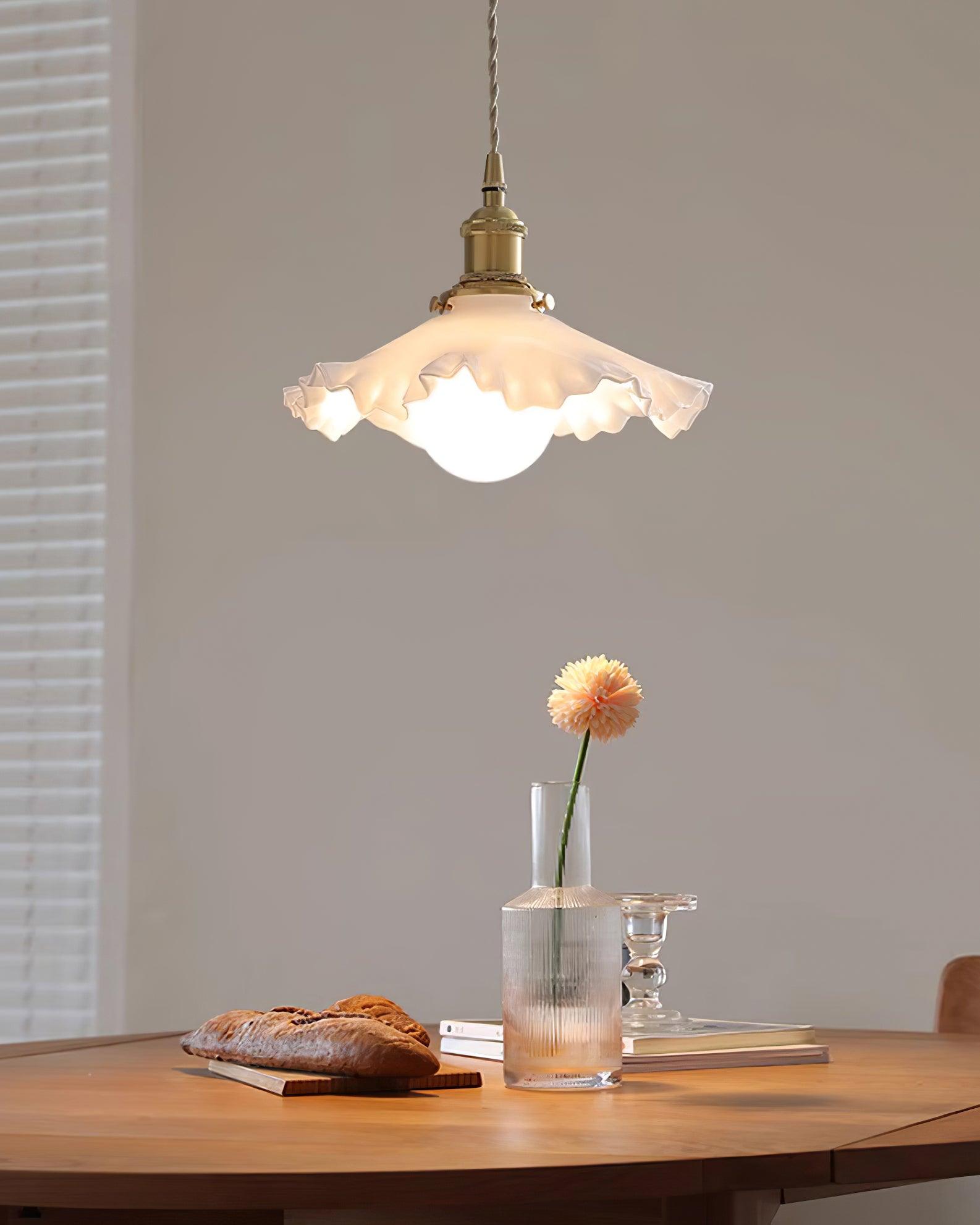 Iris Lampe Pendante Verre Abat-jour Volant Laiton - Neutralighting