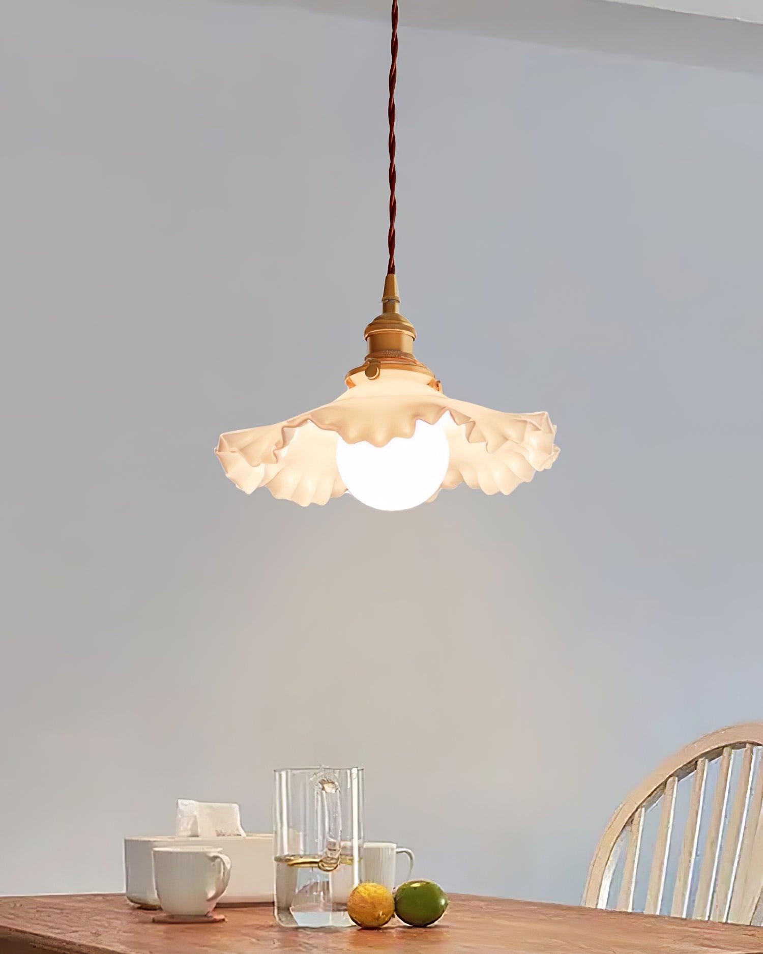 Iris Lampe Pendante Verre Abat-jour Volant Laiton - Neutralighting
