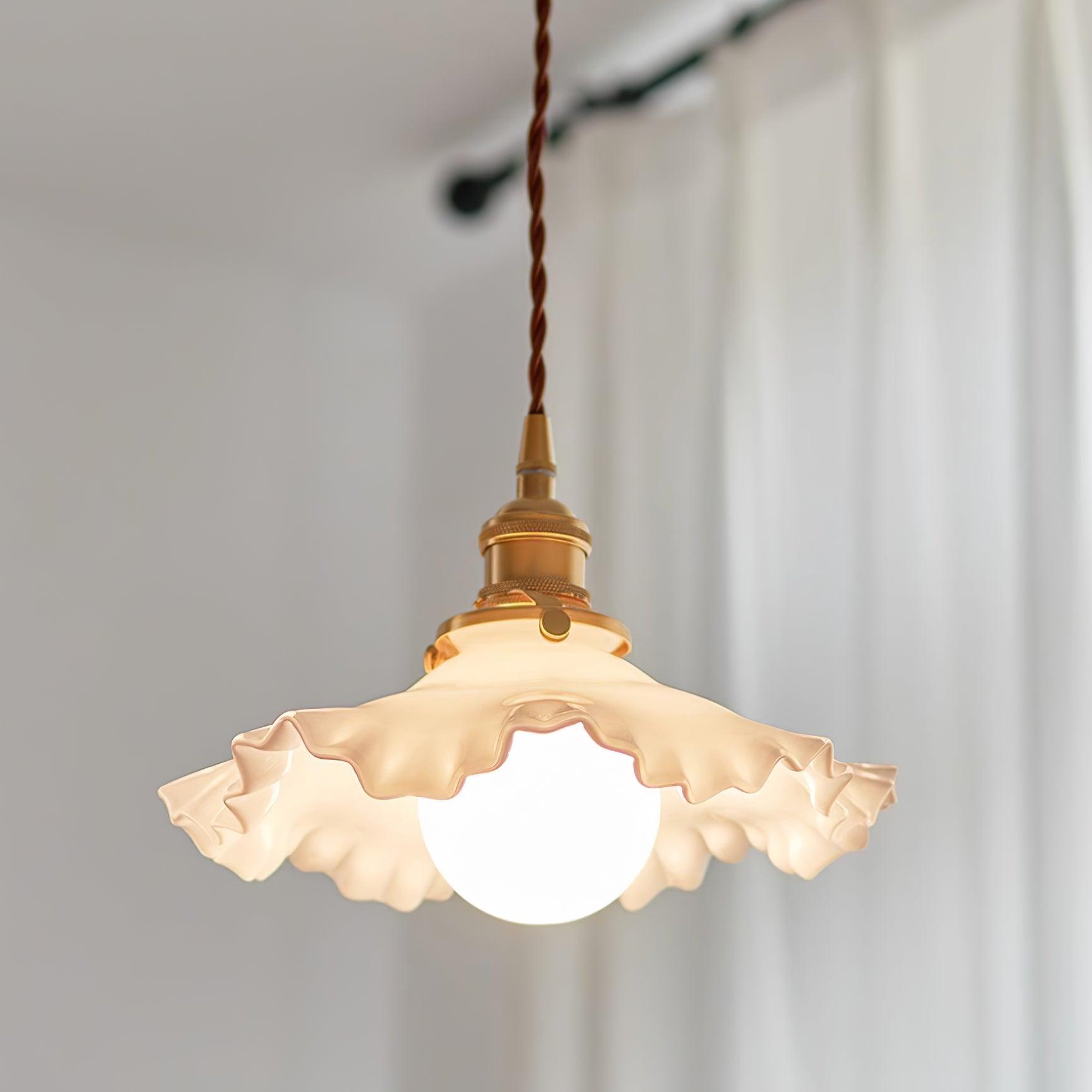 Iris Lampe Pendante Verre Abat-jour Volant Laiton - Neutralighting